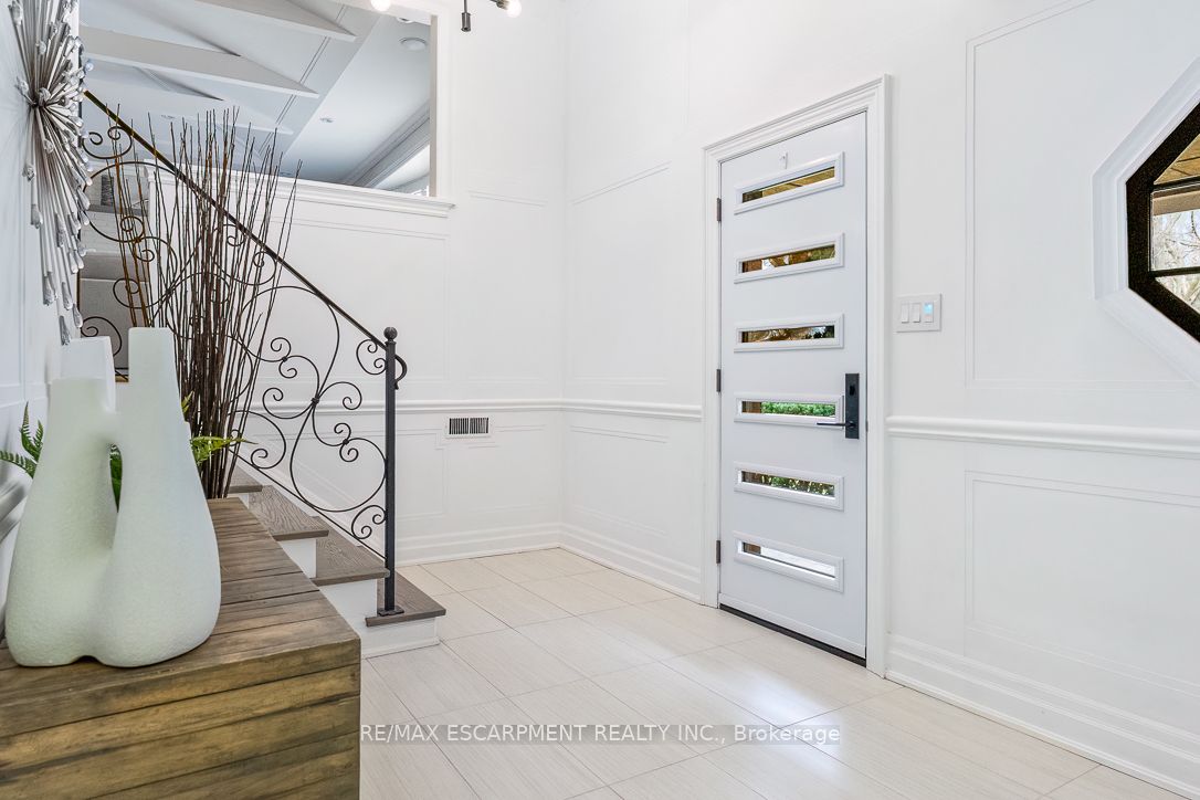 1176 Greenoaks Drive