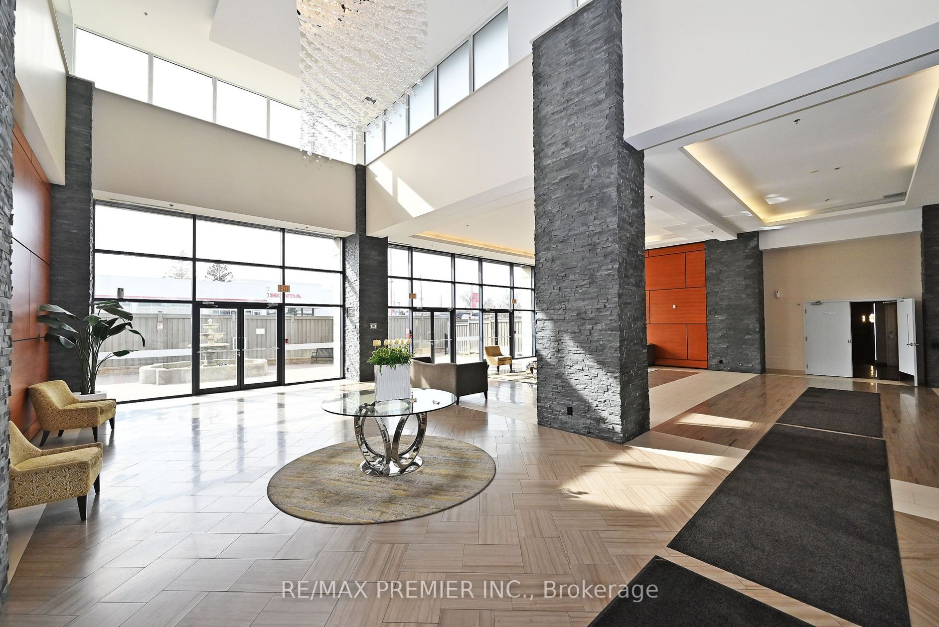 12 Woodstream Boulevard 919