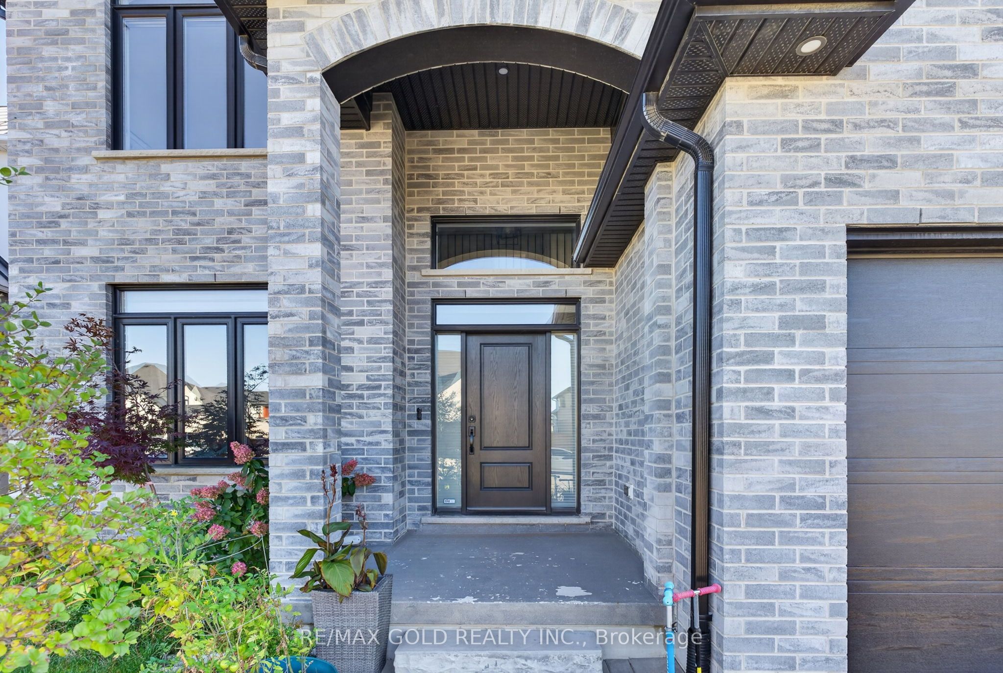1867 Fountain Grass Drive