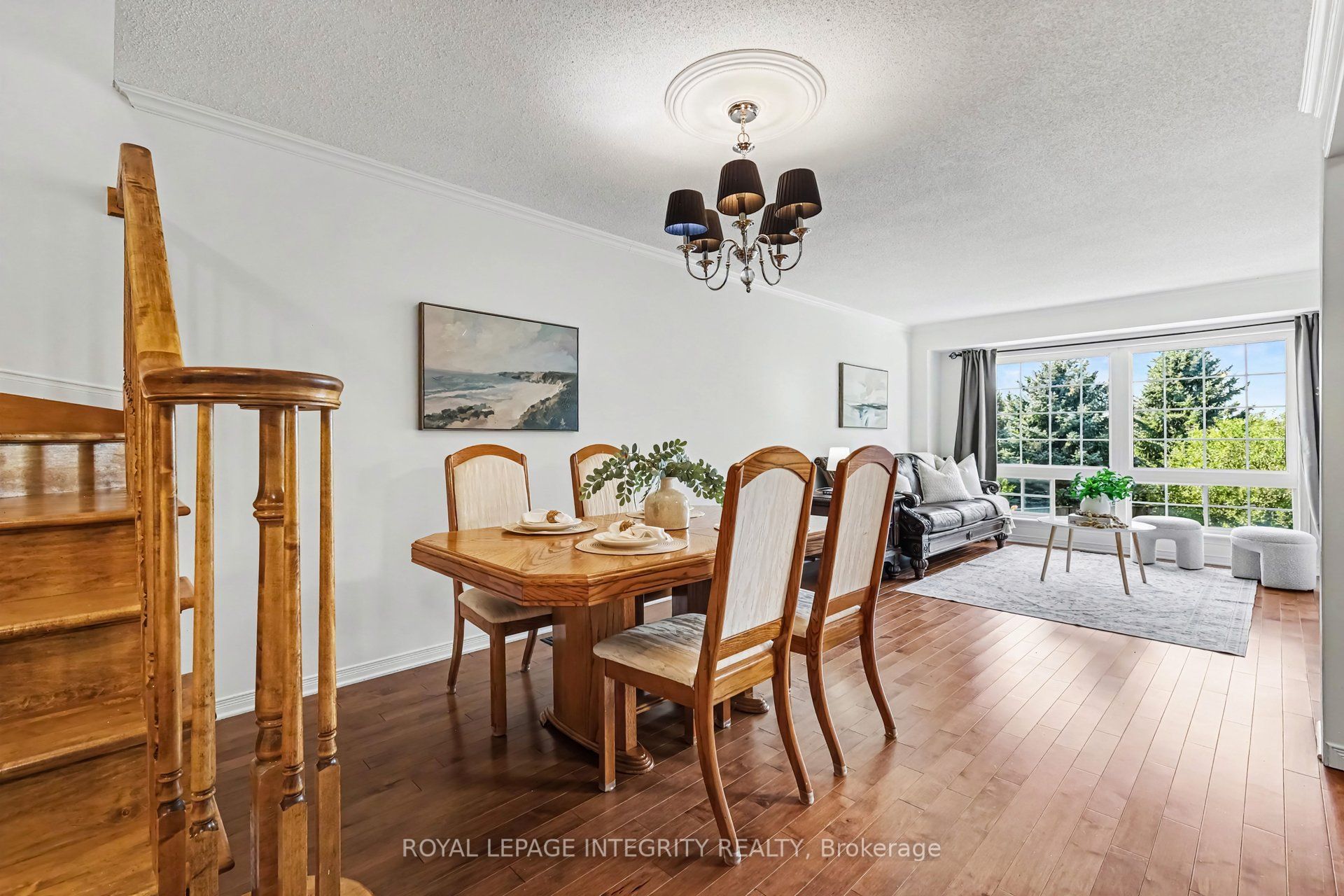 102 Hawktree Ridge