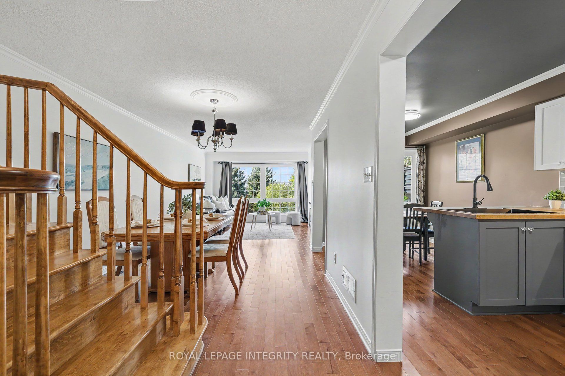 102 Hawktree Ridge