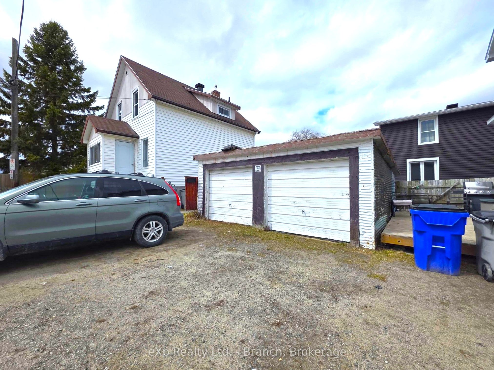 63 Maple Street N