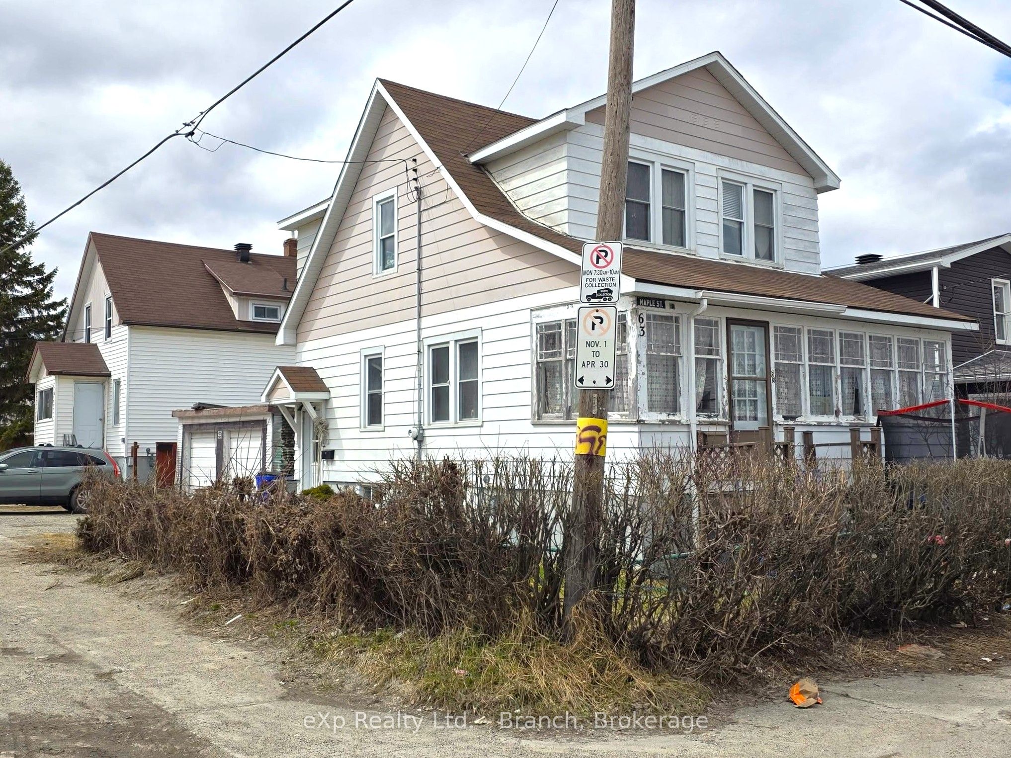 63 Maple Street N