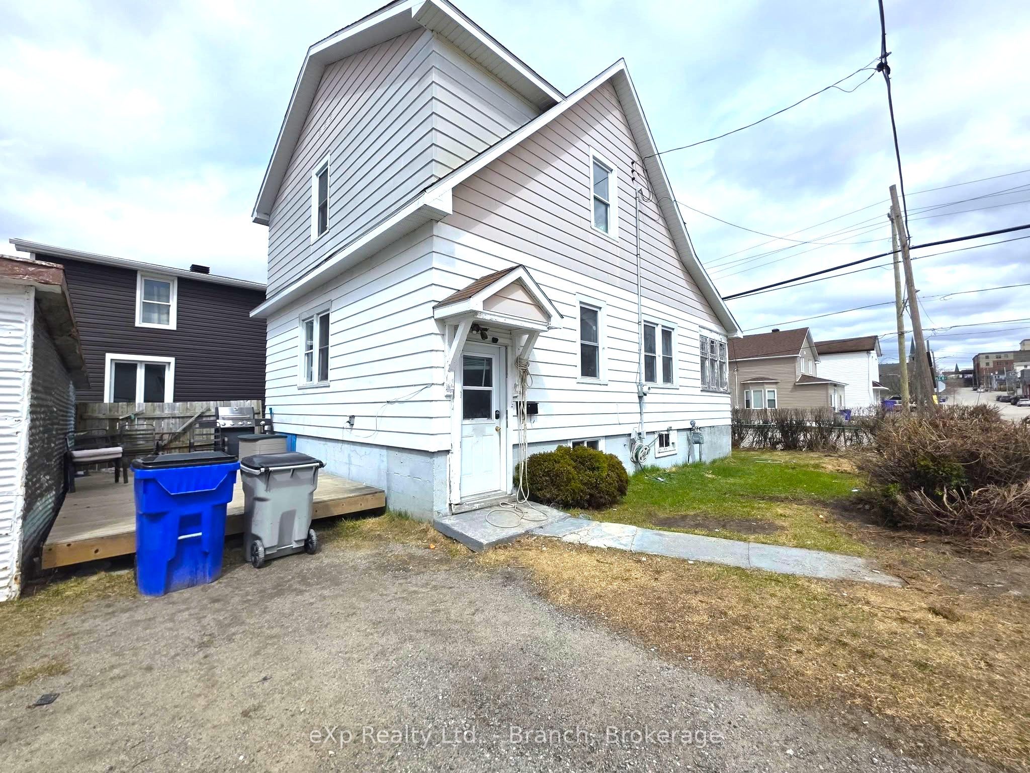 63 Maple Street N