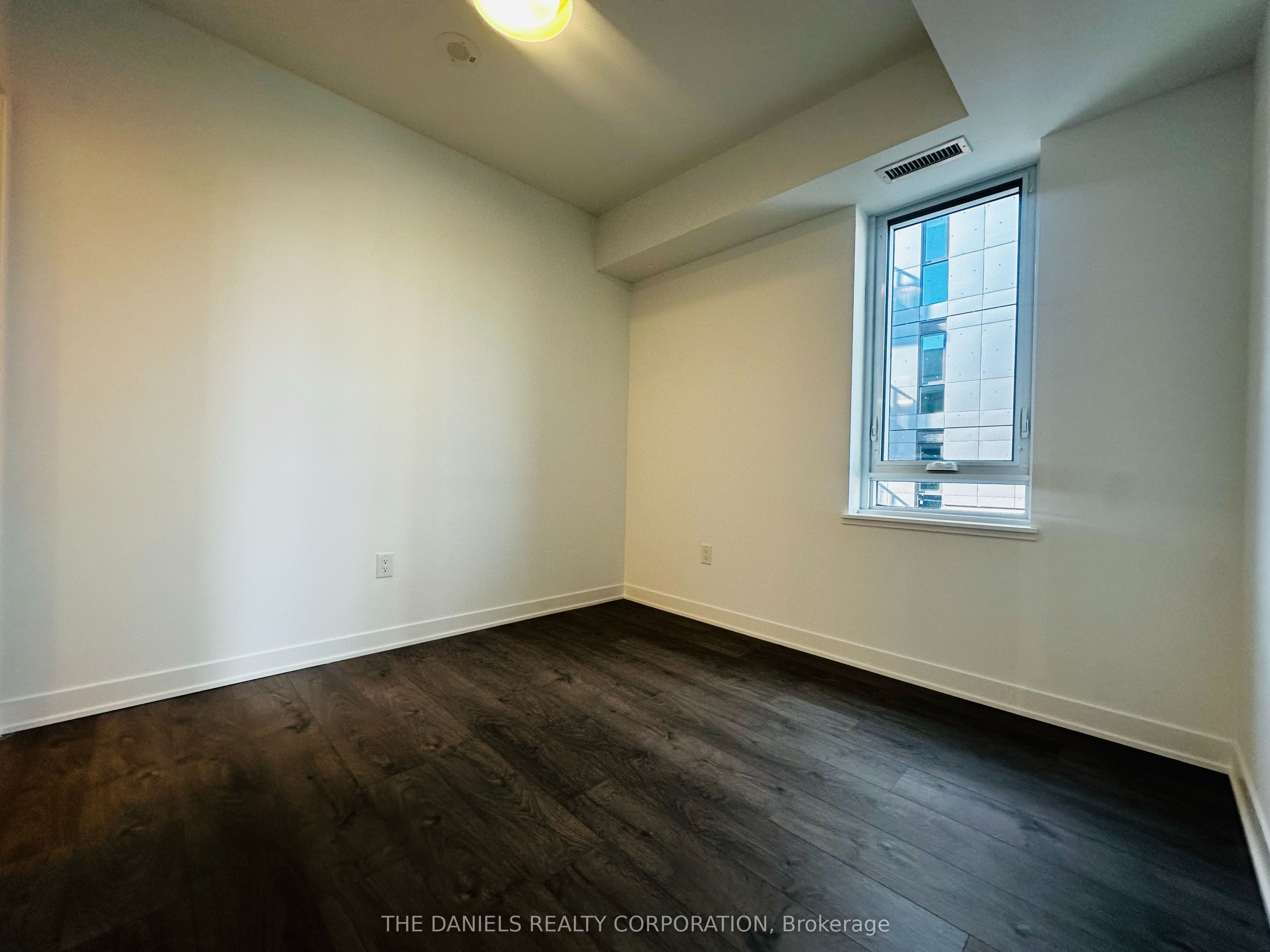 10 Oak Street 408