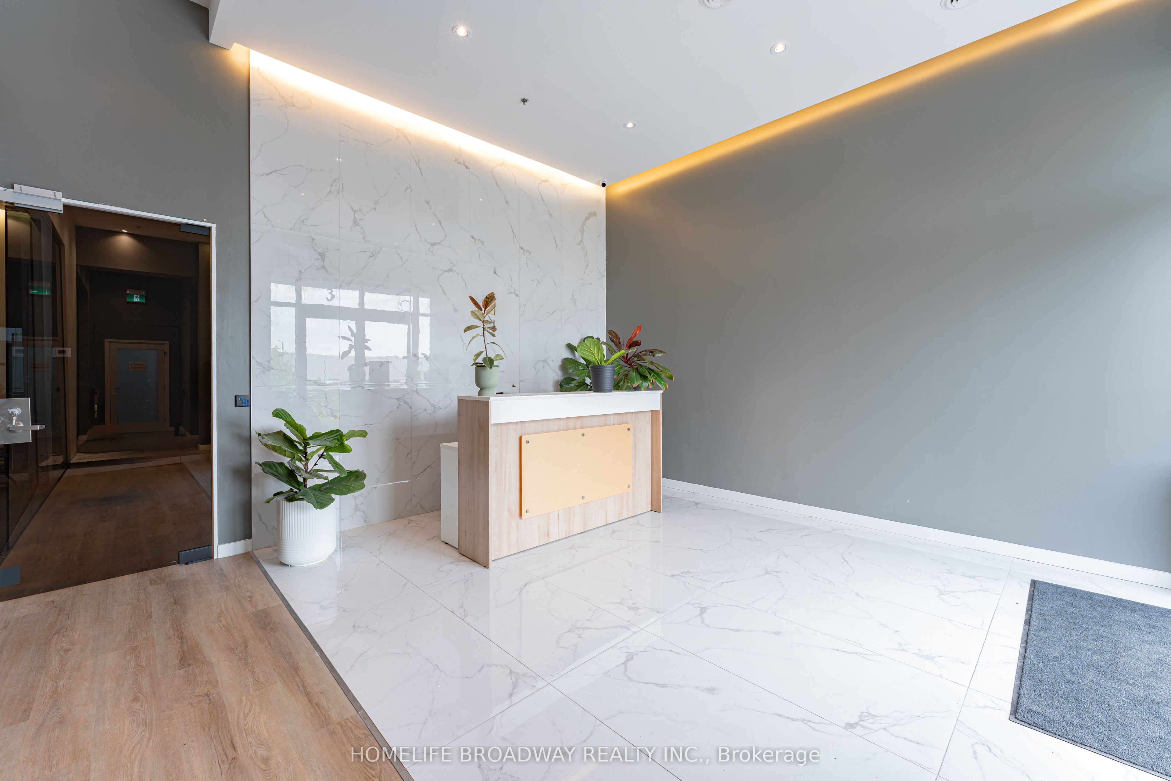 10952 Woodbine Avenue 2-3
