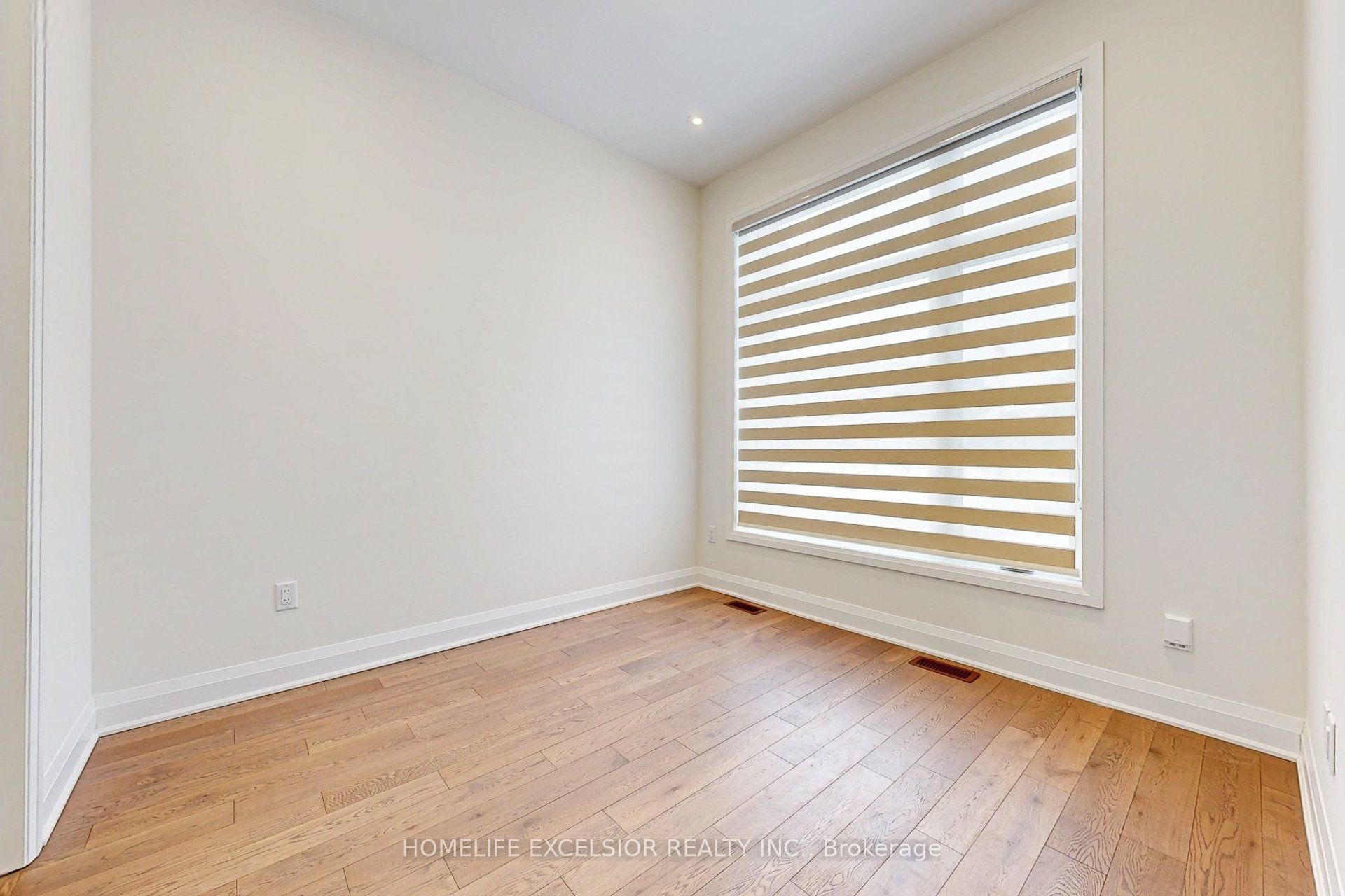 3 Vern Robertson Gate