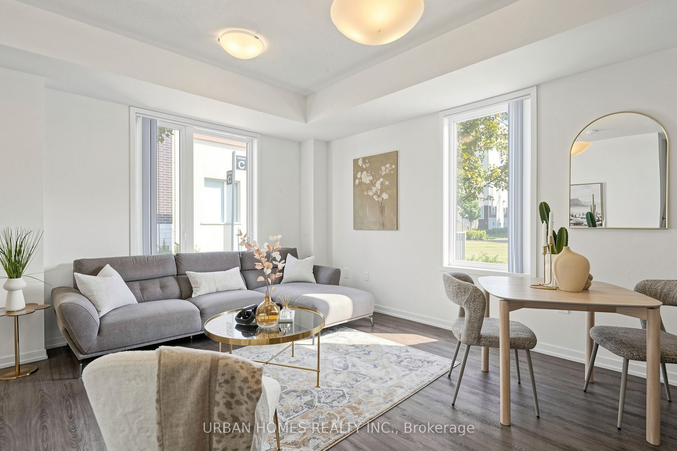 10 Almond Blossom Mews 97