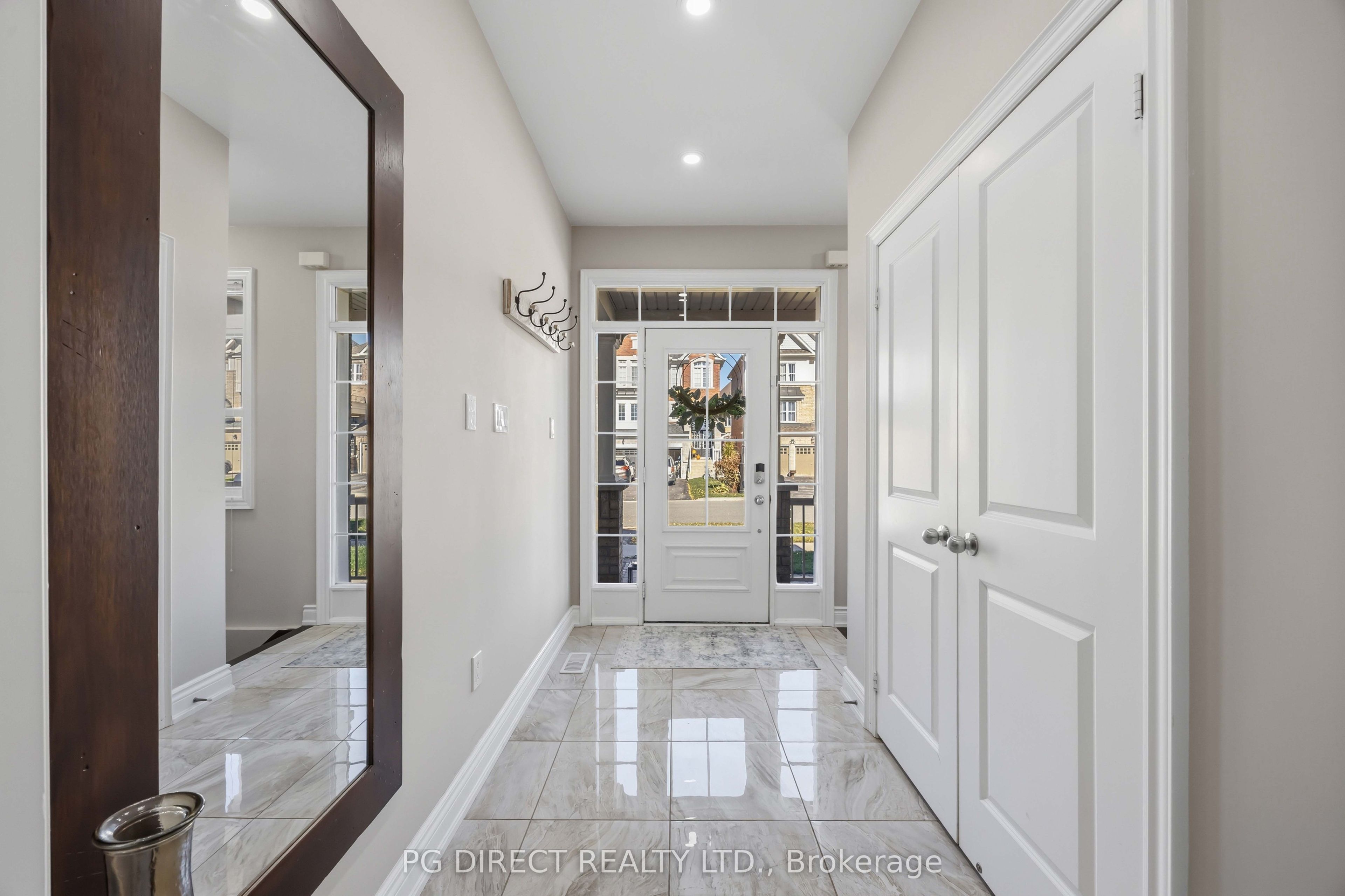 102 Ridge Gate Crescent