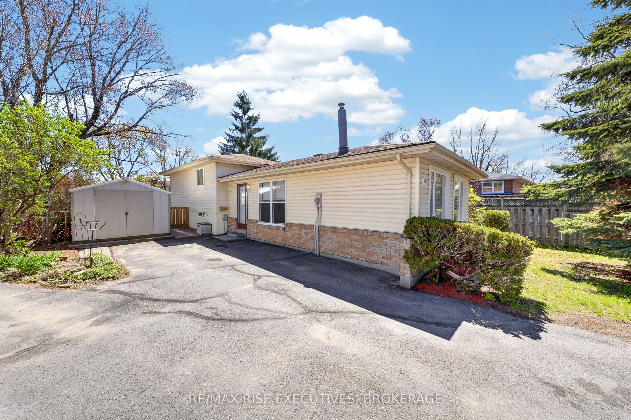 1089 Pinewood Place
