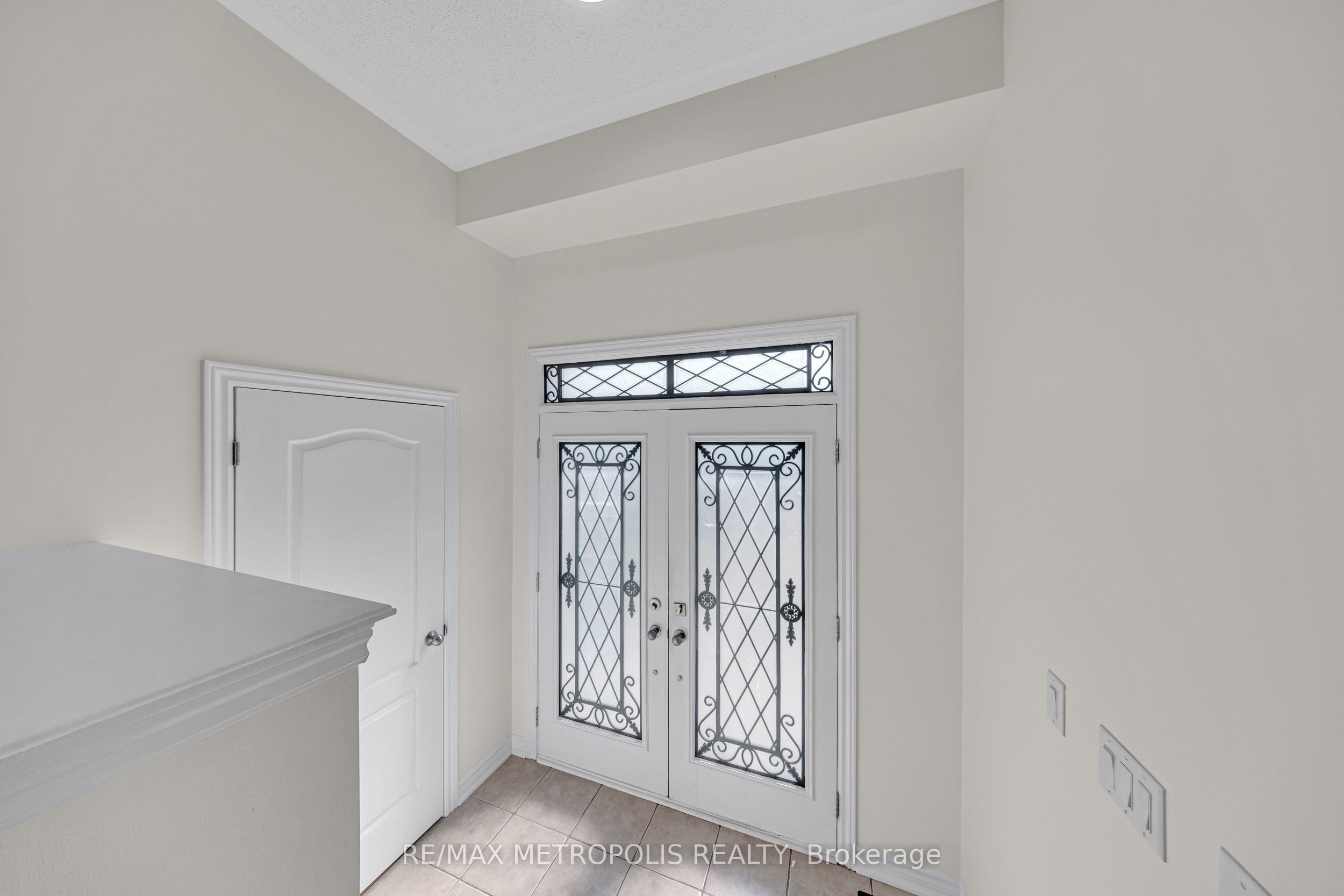 23 Gordon Cowling Street