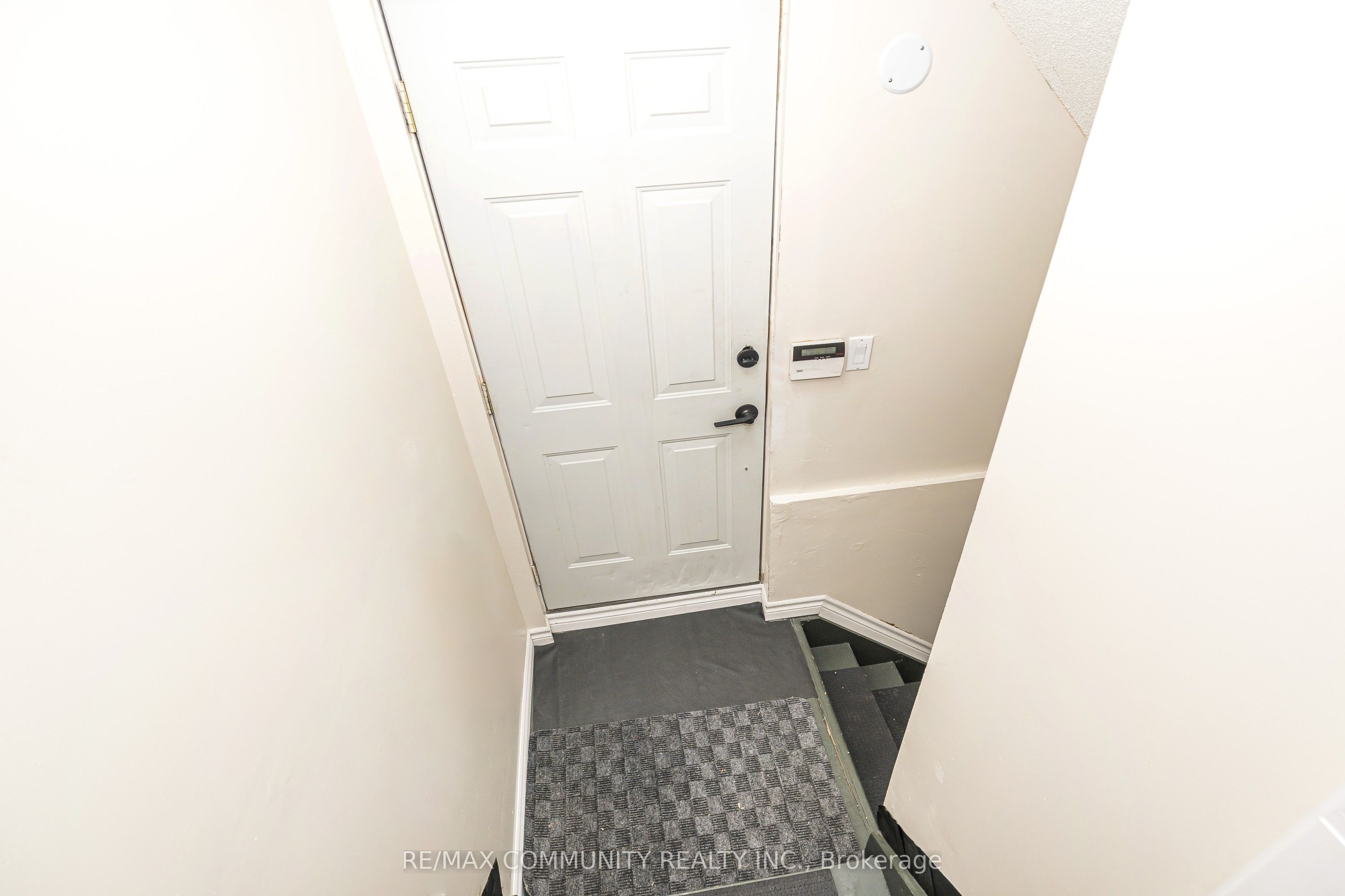 1597 Avonmore Square