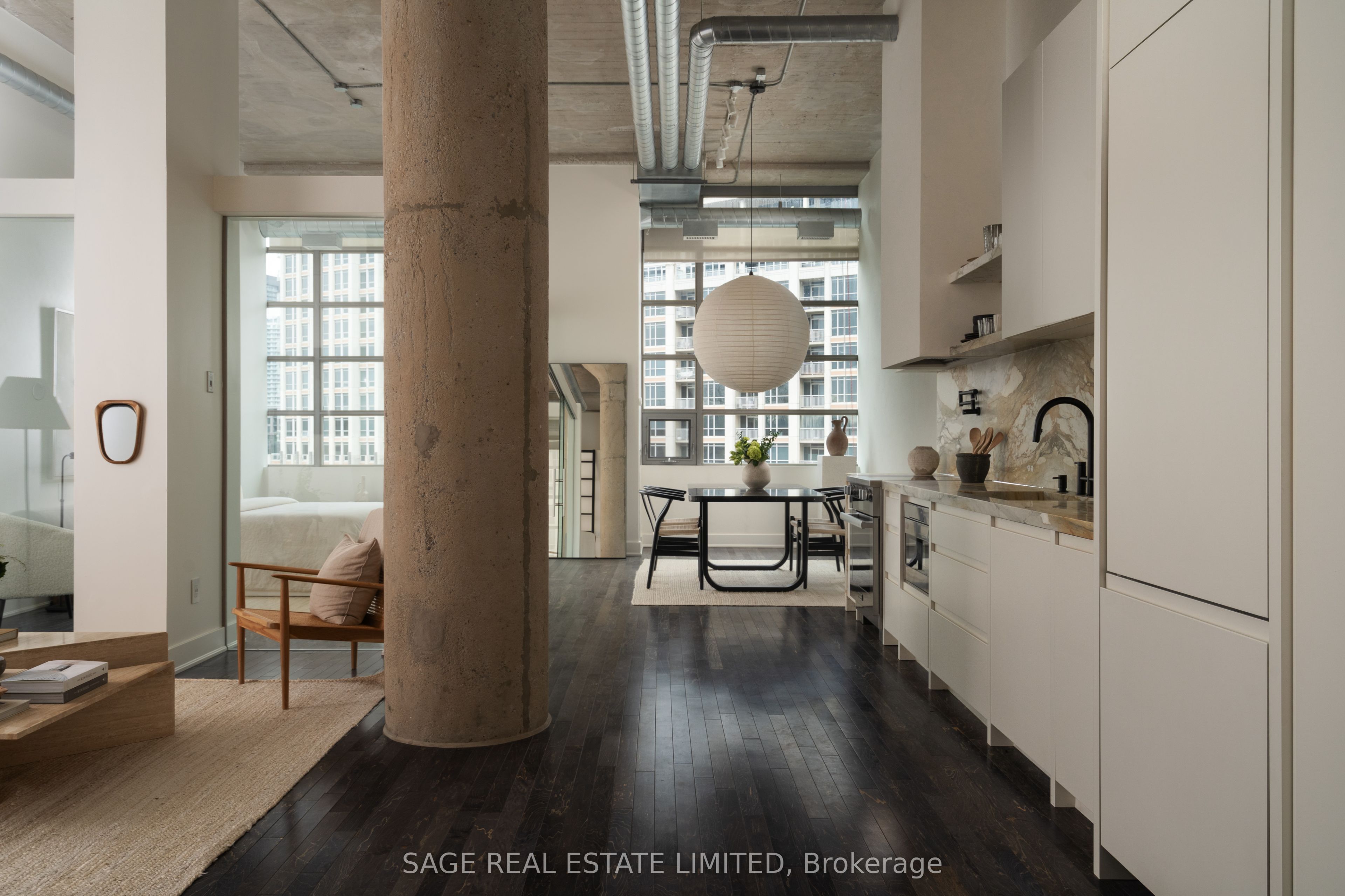 637 Lake Shore Boulevard W 318