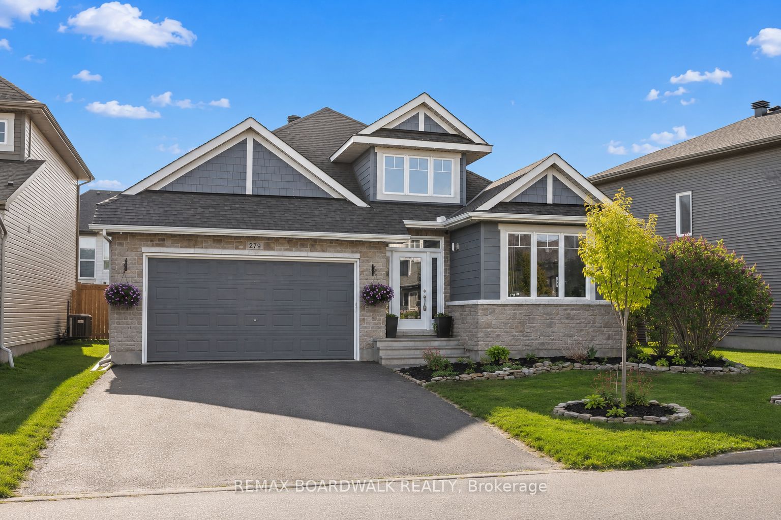 279 Sceptre Way