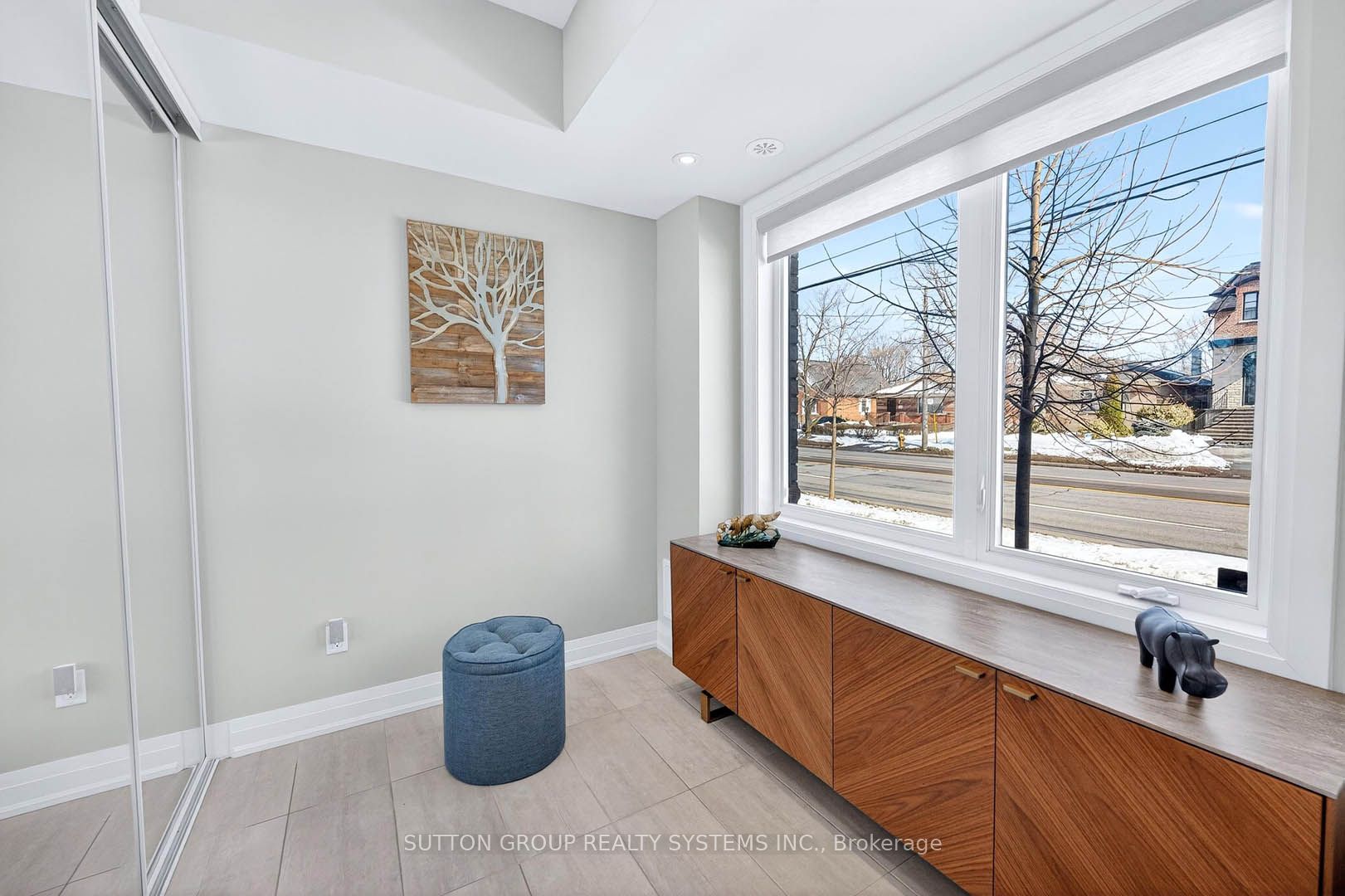 1126A Islington Avenue