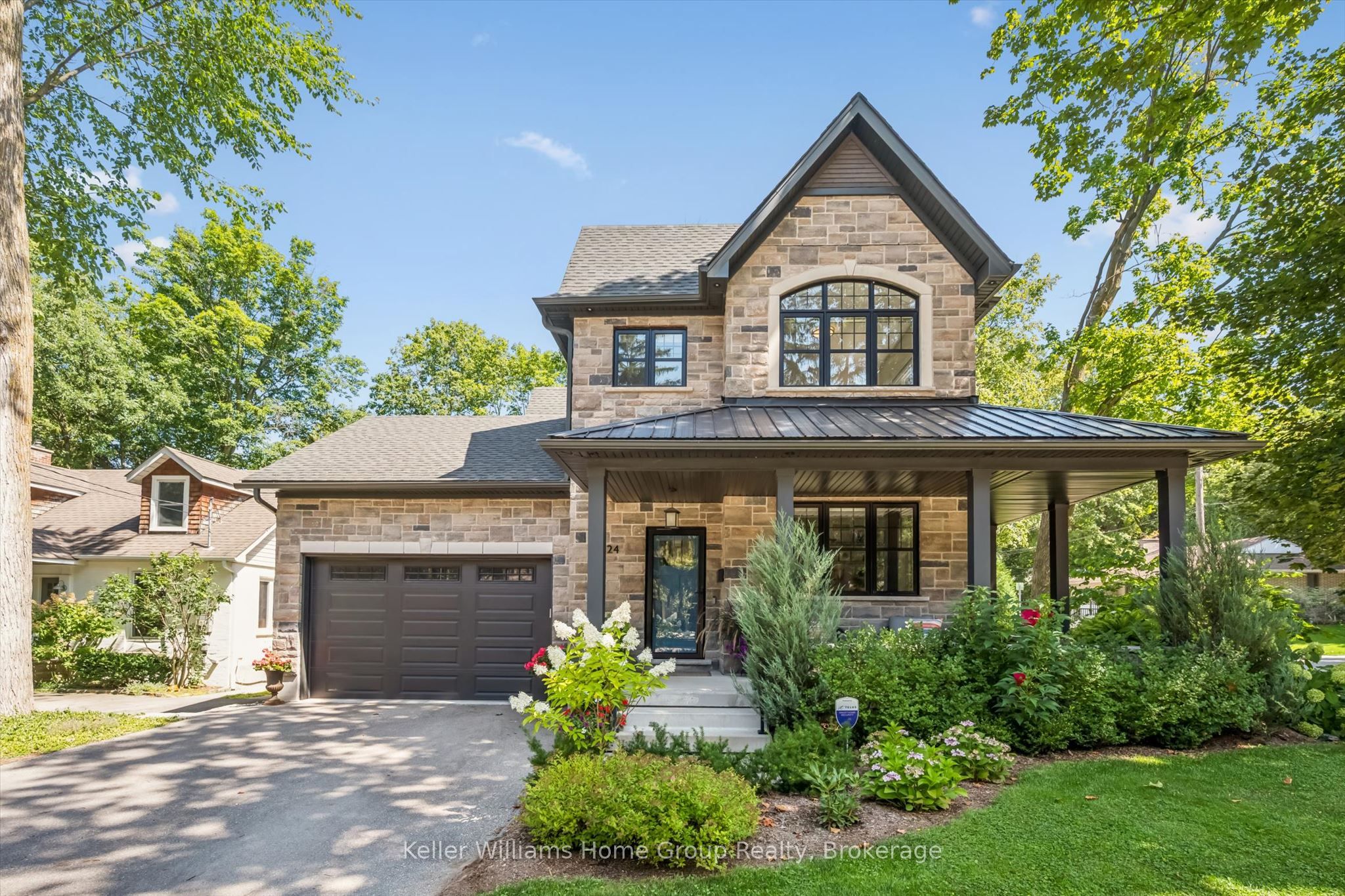 24 FOREST HILL Drive