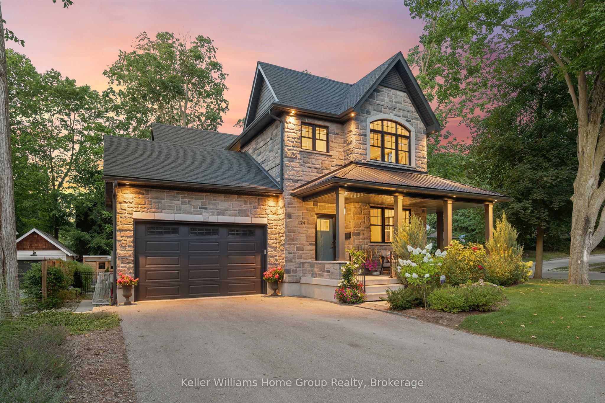 24 FOREST HILL Drive