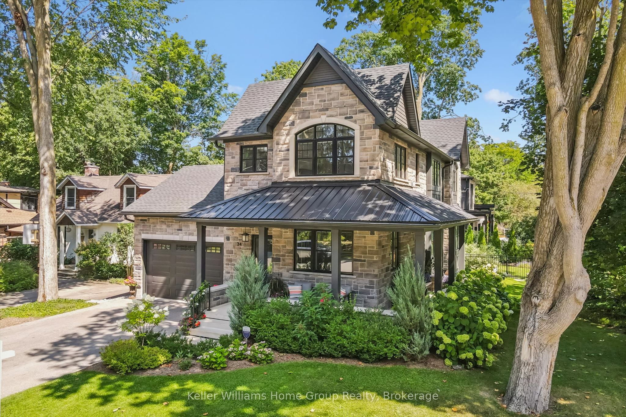24 FOREST HILL Drive