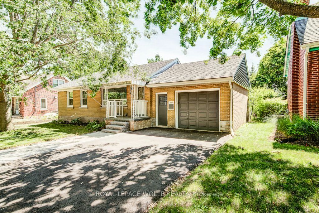 17 Crestwood Avenue