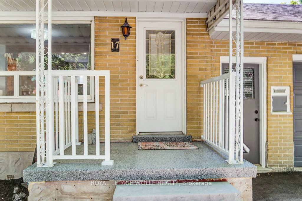 17 Crestwood Avenue