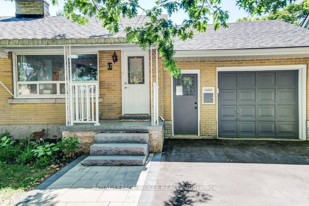 17 Crestwood Avenue