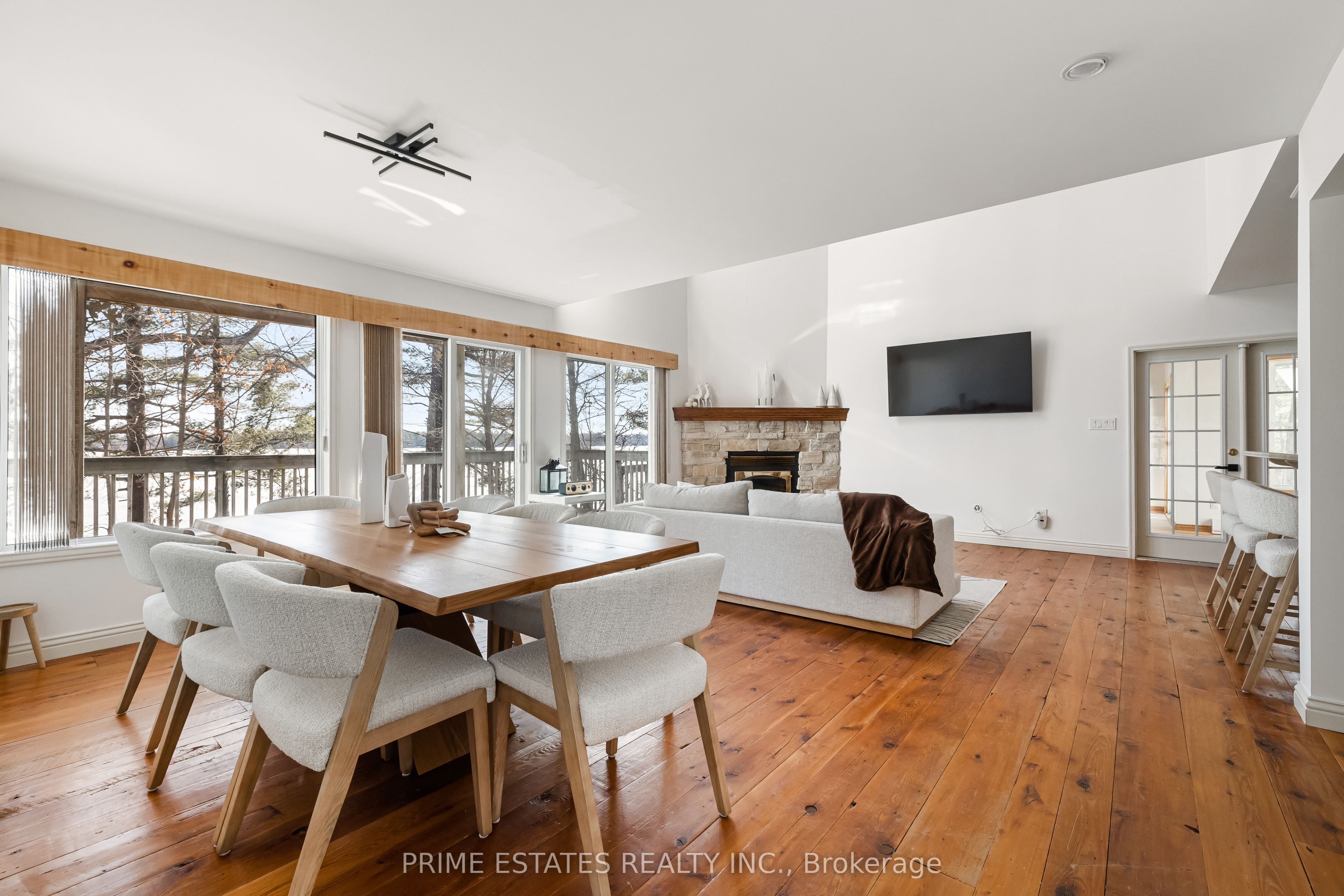 1070 WEST SHORE Lane