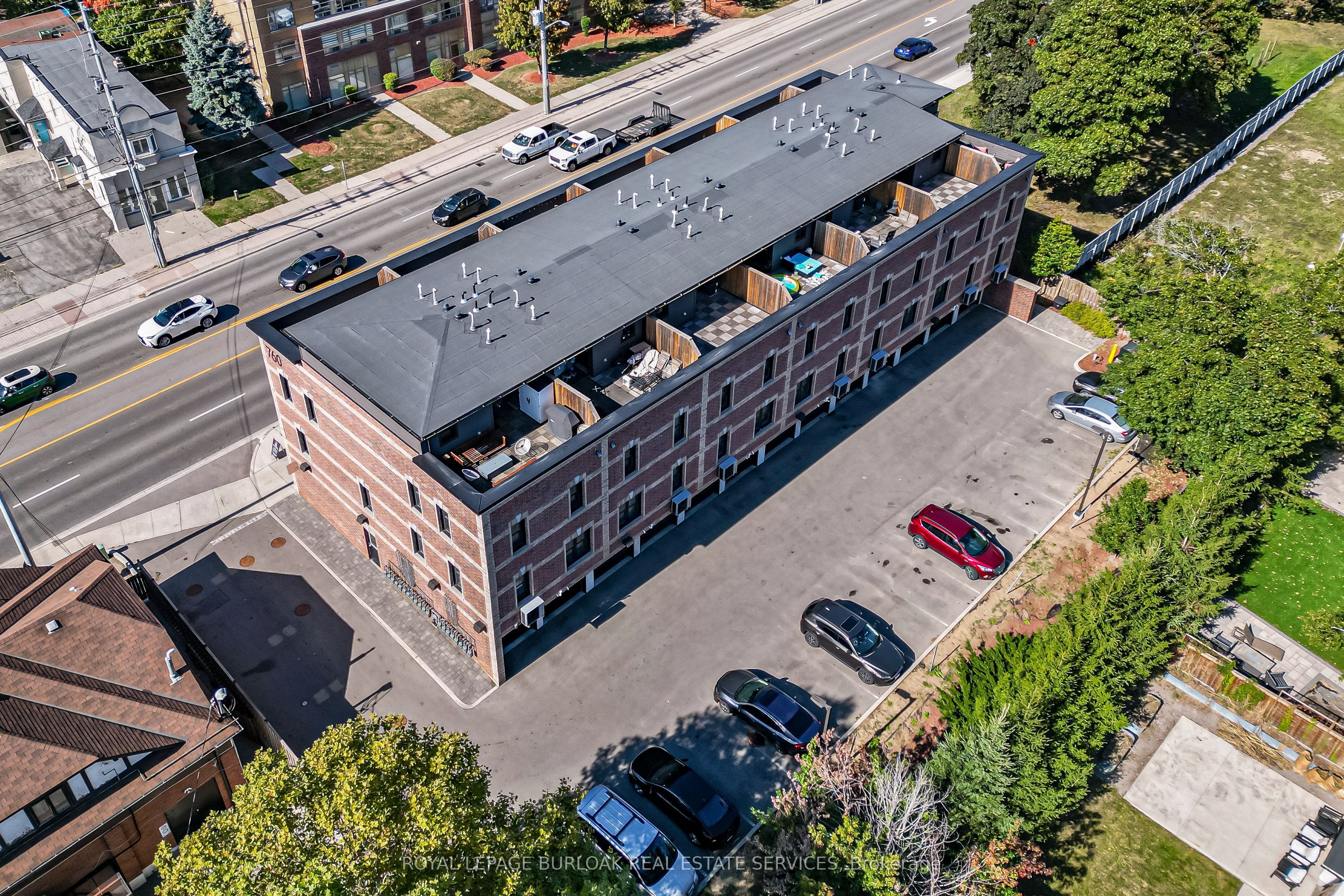 760 Lakeshore Road E 213