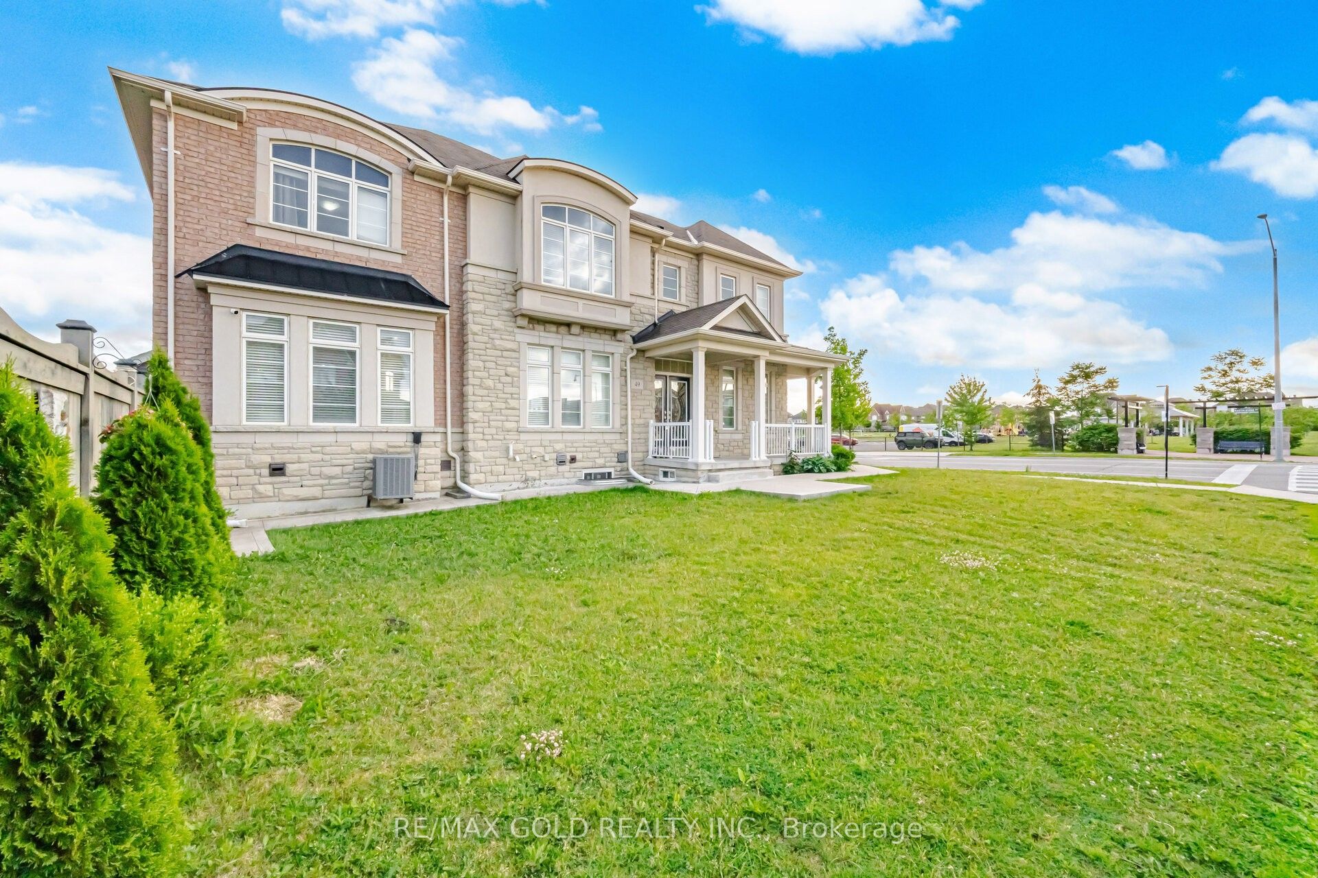 49 Squire Ellis Drive