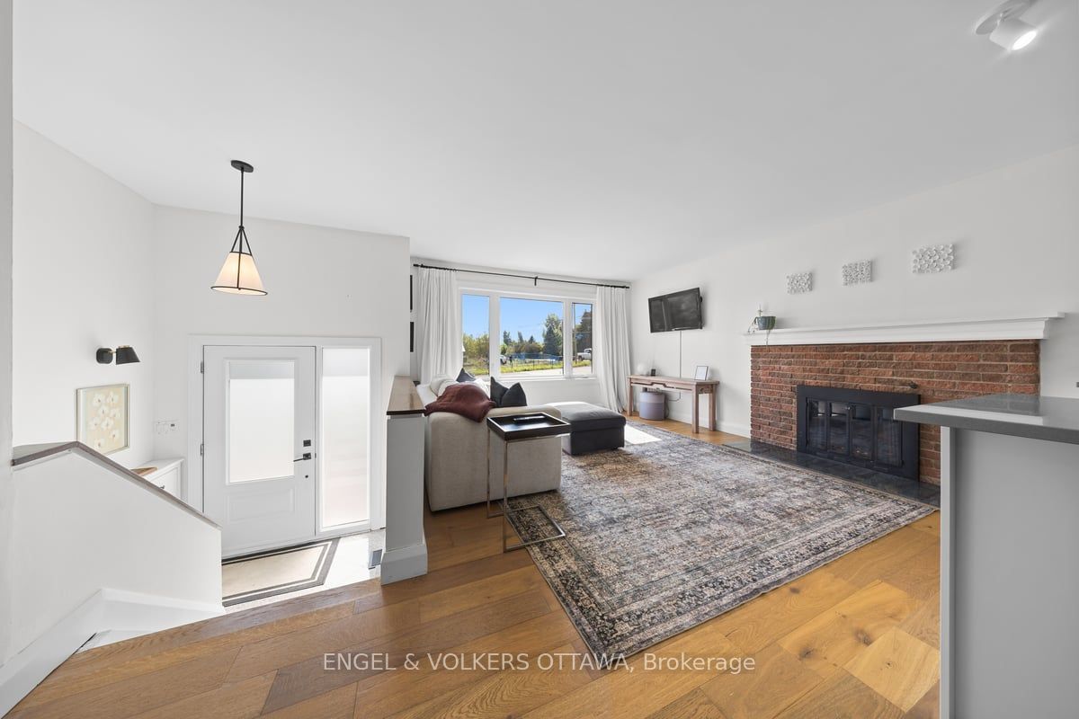 1393 Sutherland Drive