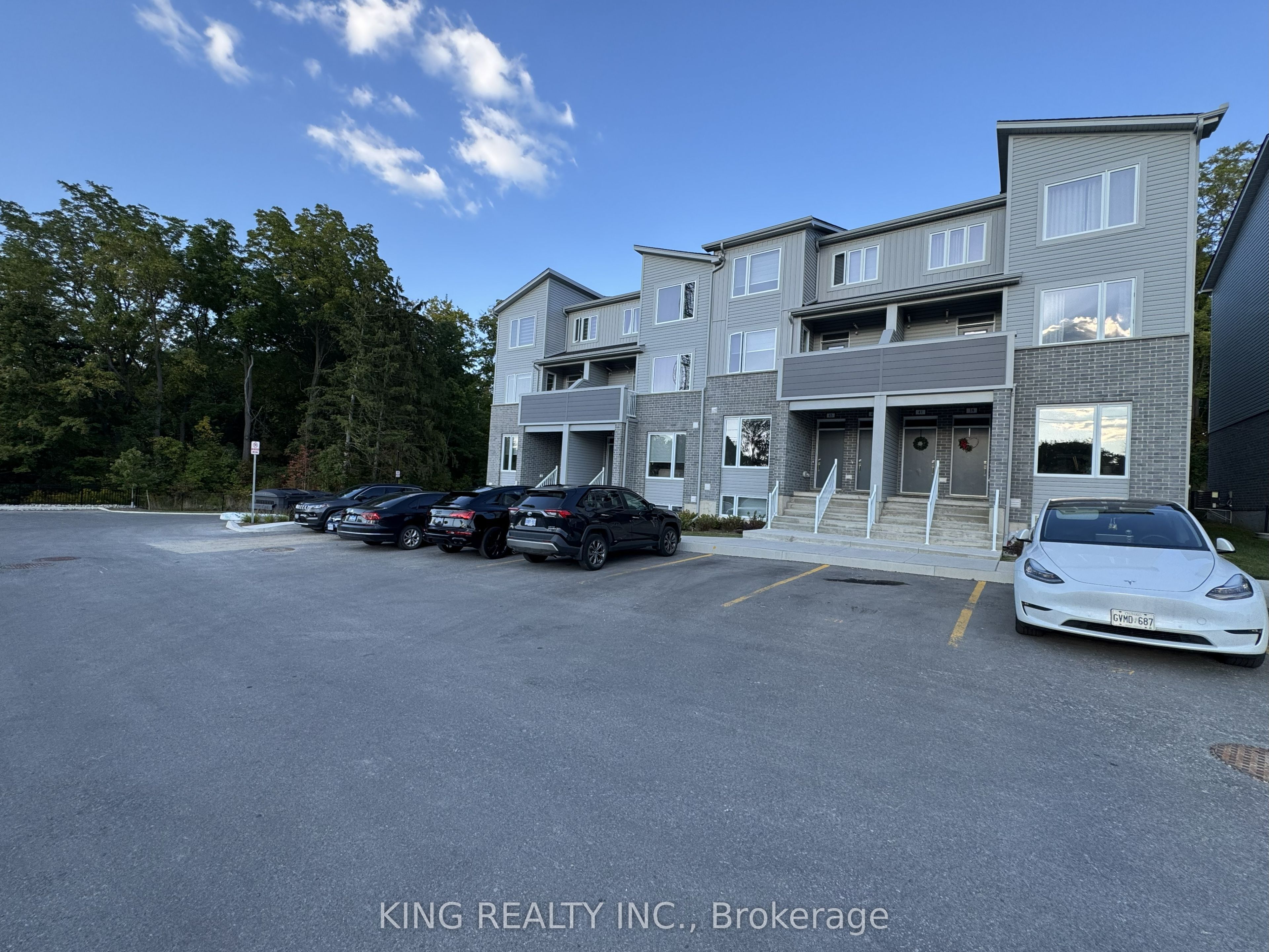 990 DEVERON Crescent 45