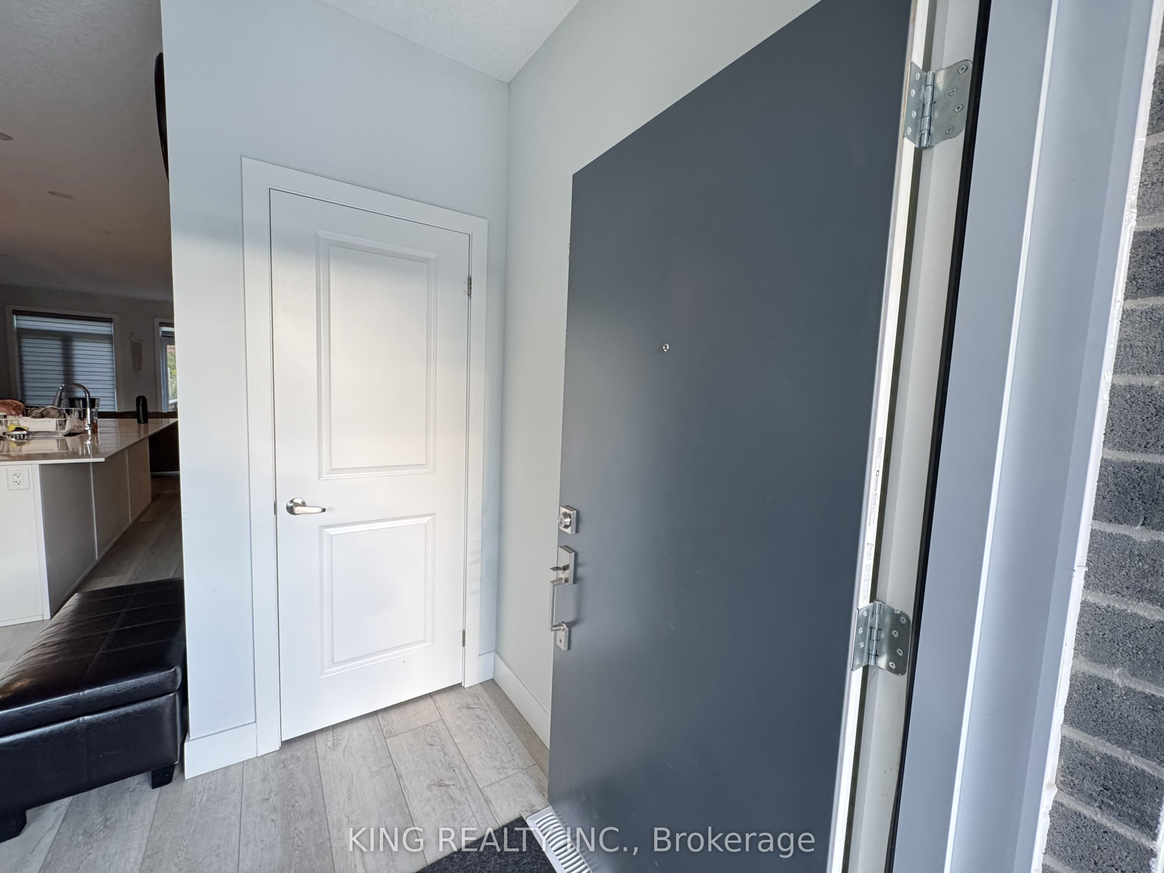 990 DEVERON Crescent 45