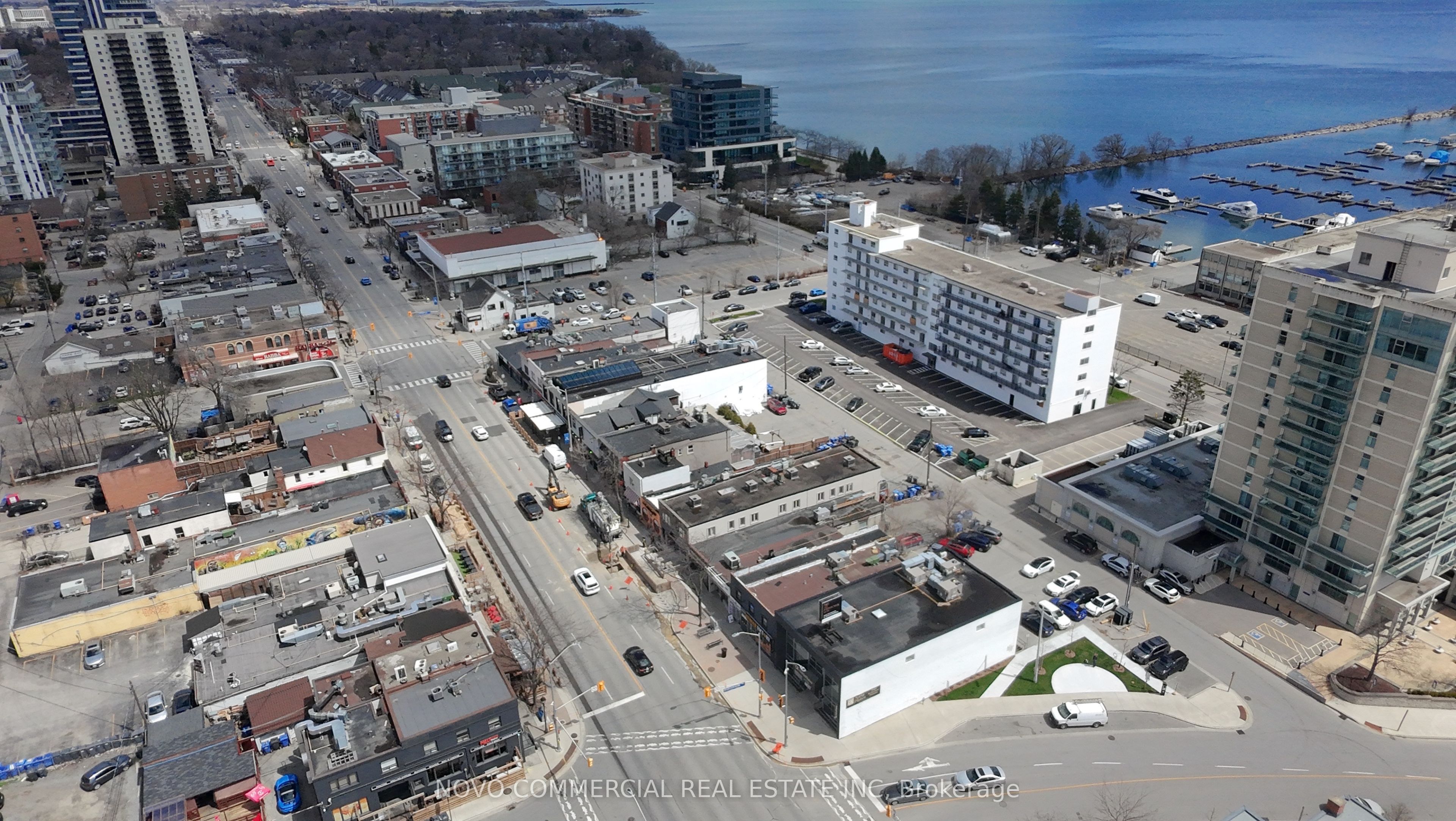 39 Lakeshore Road E