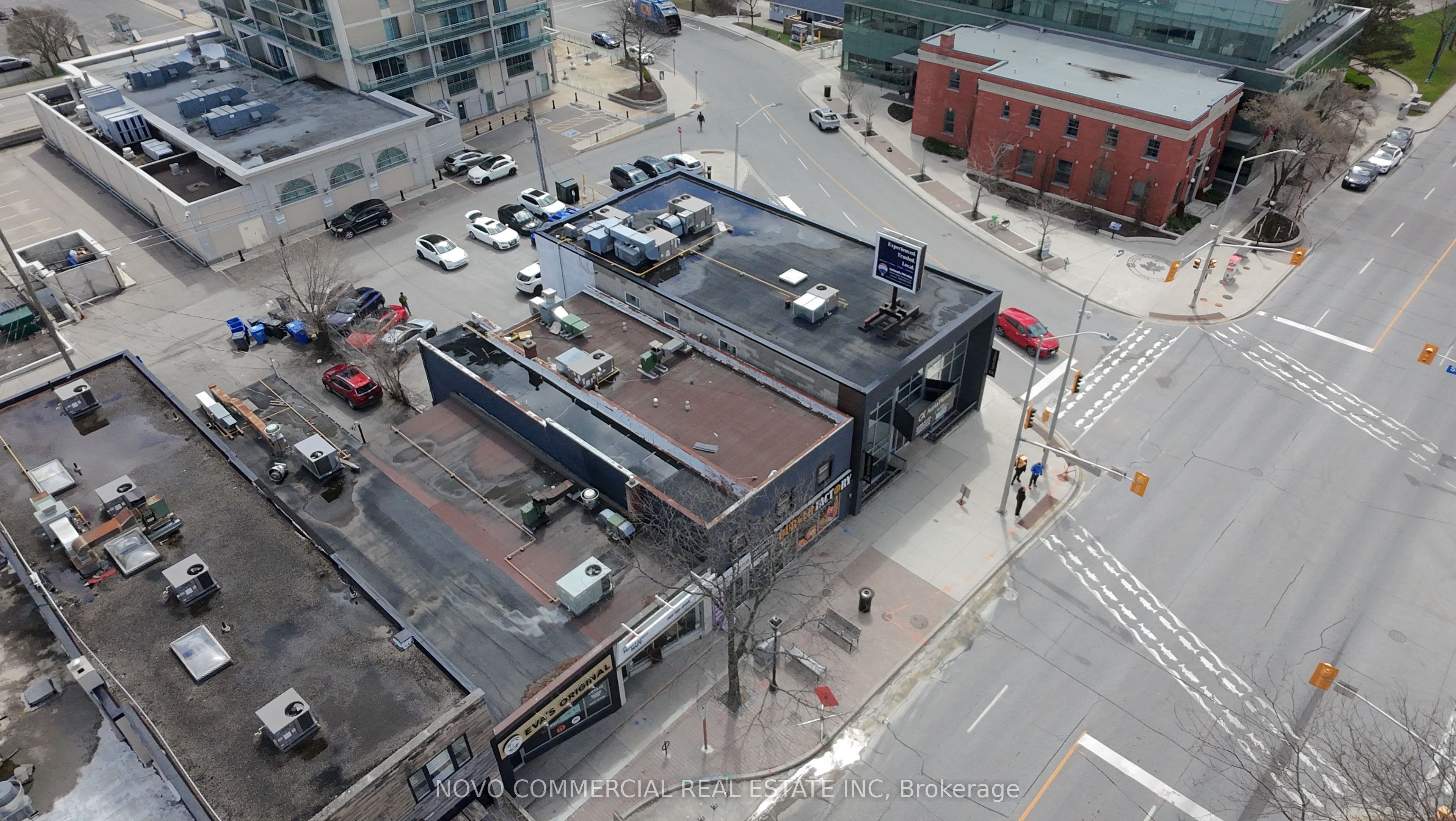 39 Lakeshore Road E