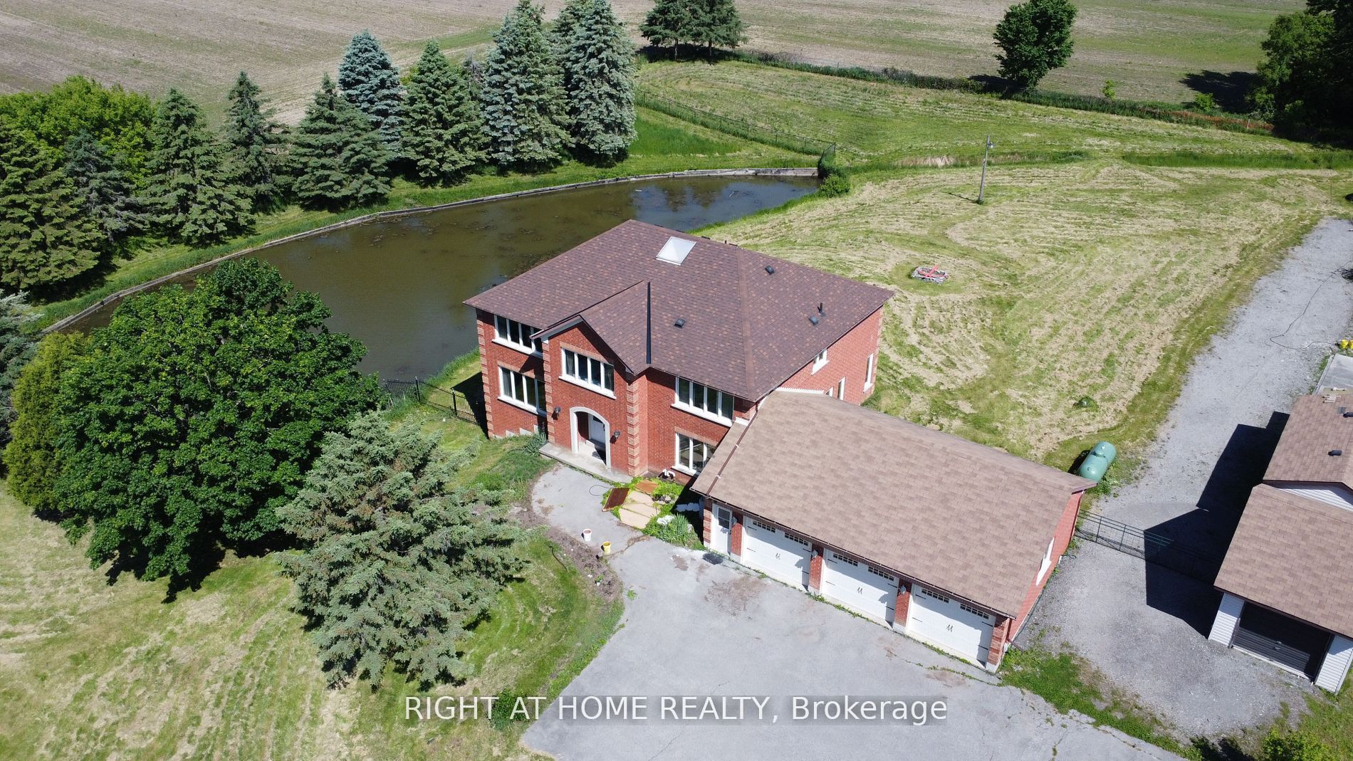 1008 Mount Albert Road
