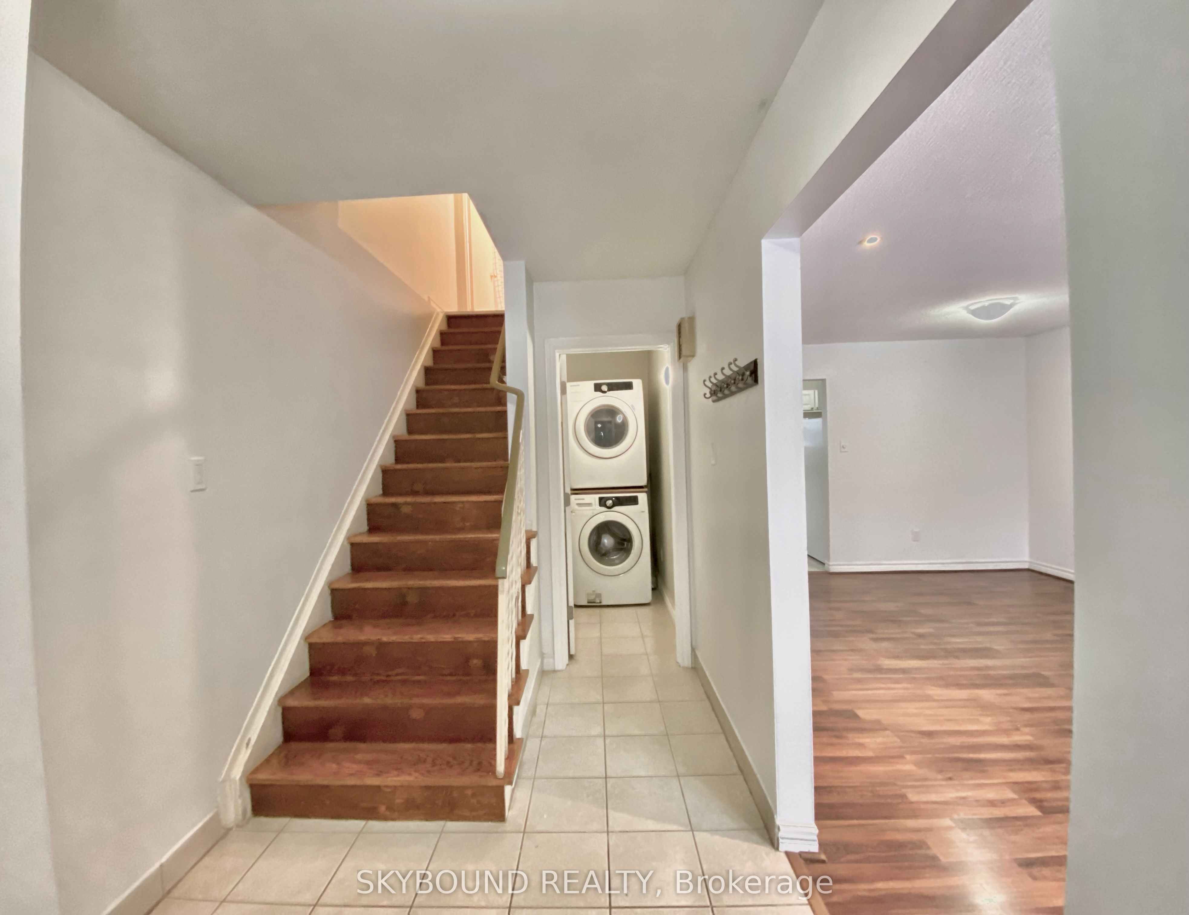 252 William Roe Boulevard N