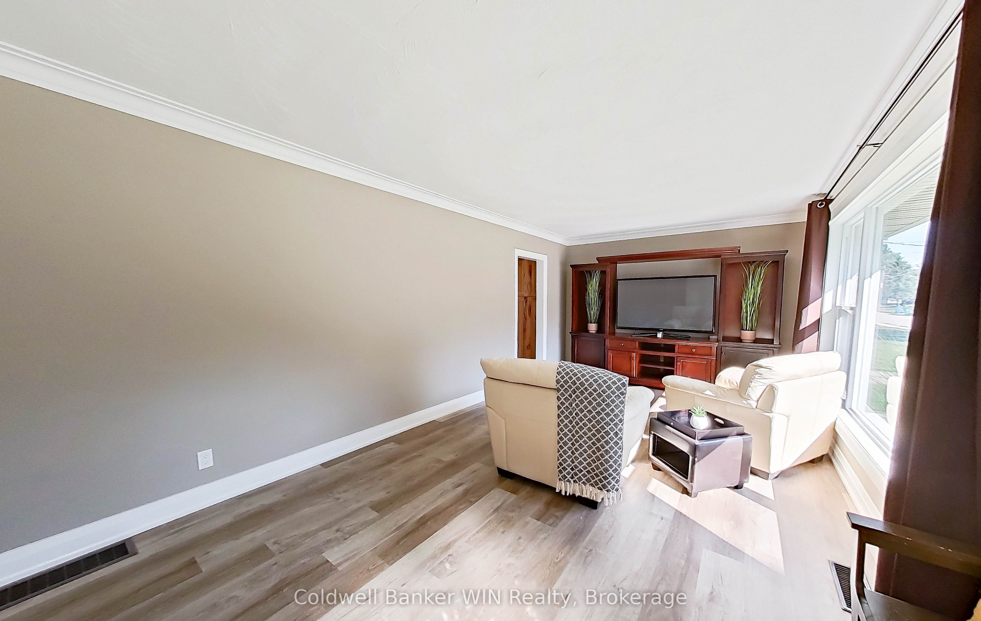 278 Queen Street S