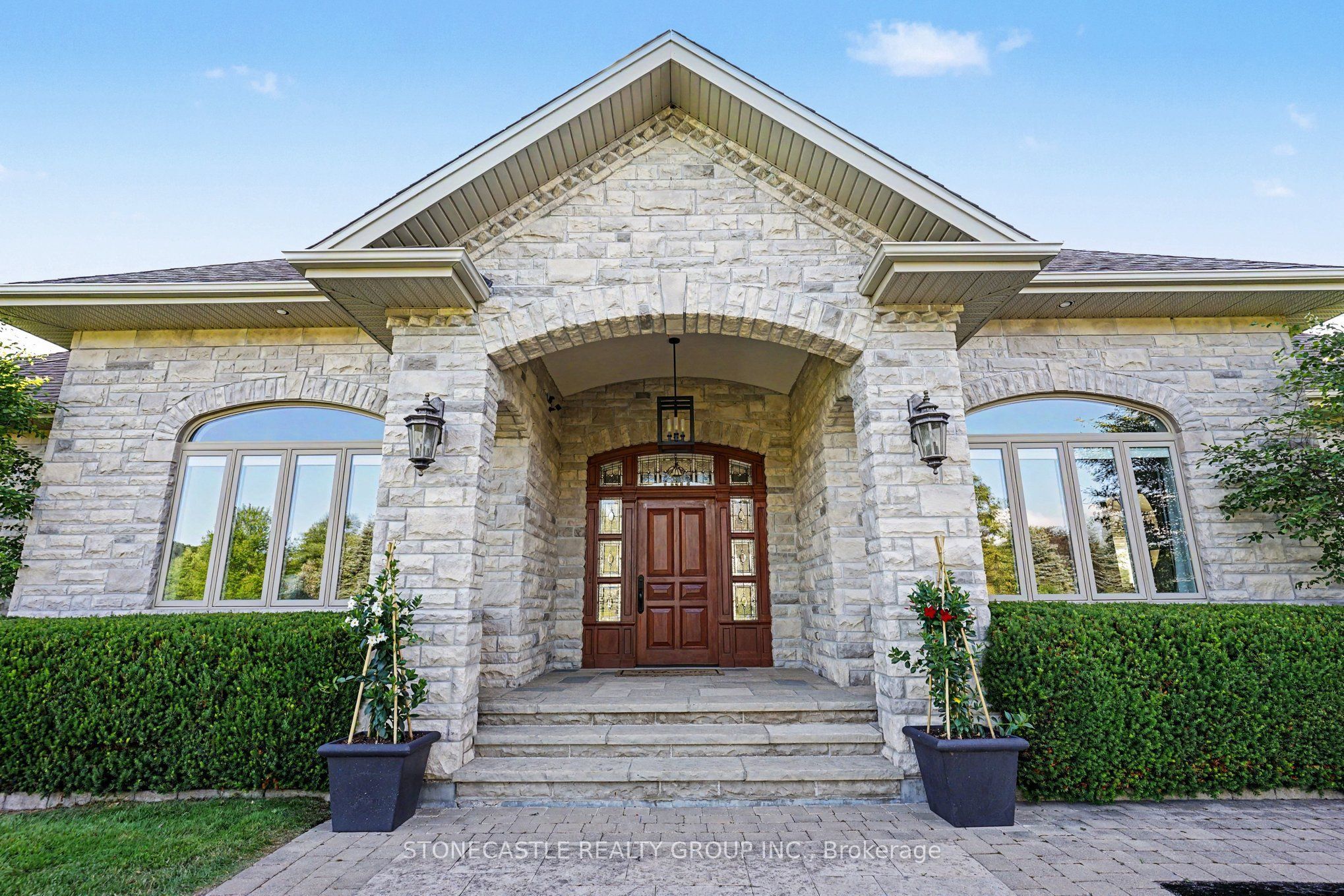4 Sugarbush Lane
