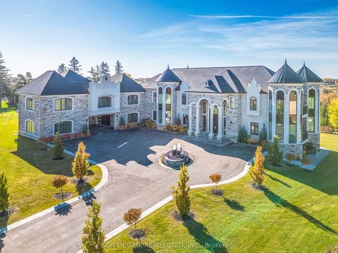 4 Saint Lukes Court Brampton ON L6P 1K9