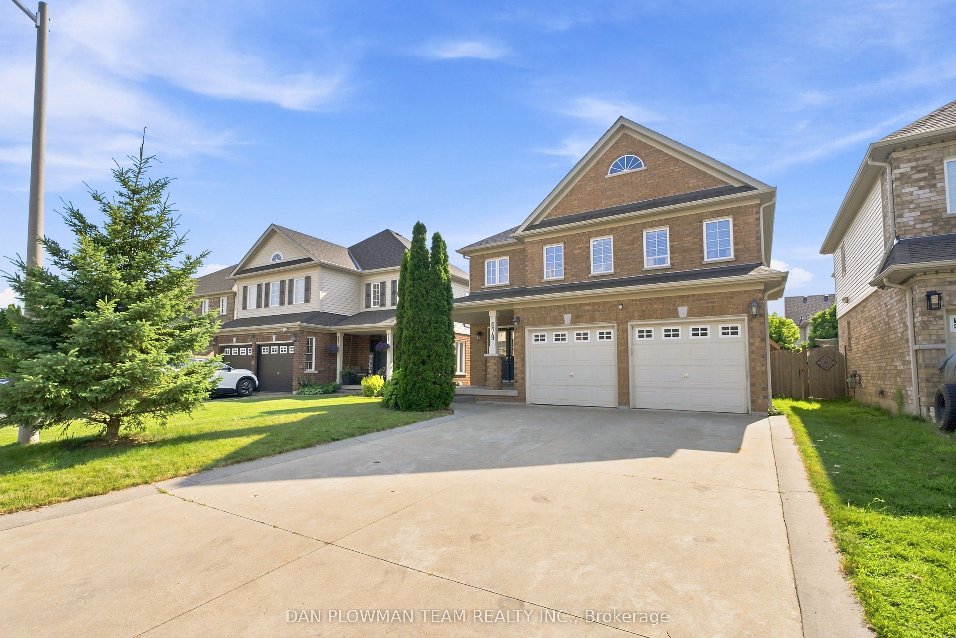 679 Oxbow Crescent