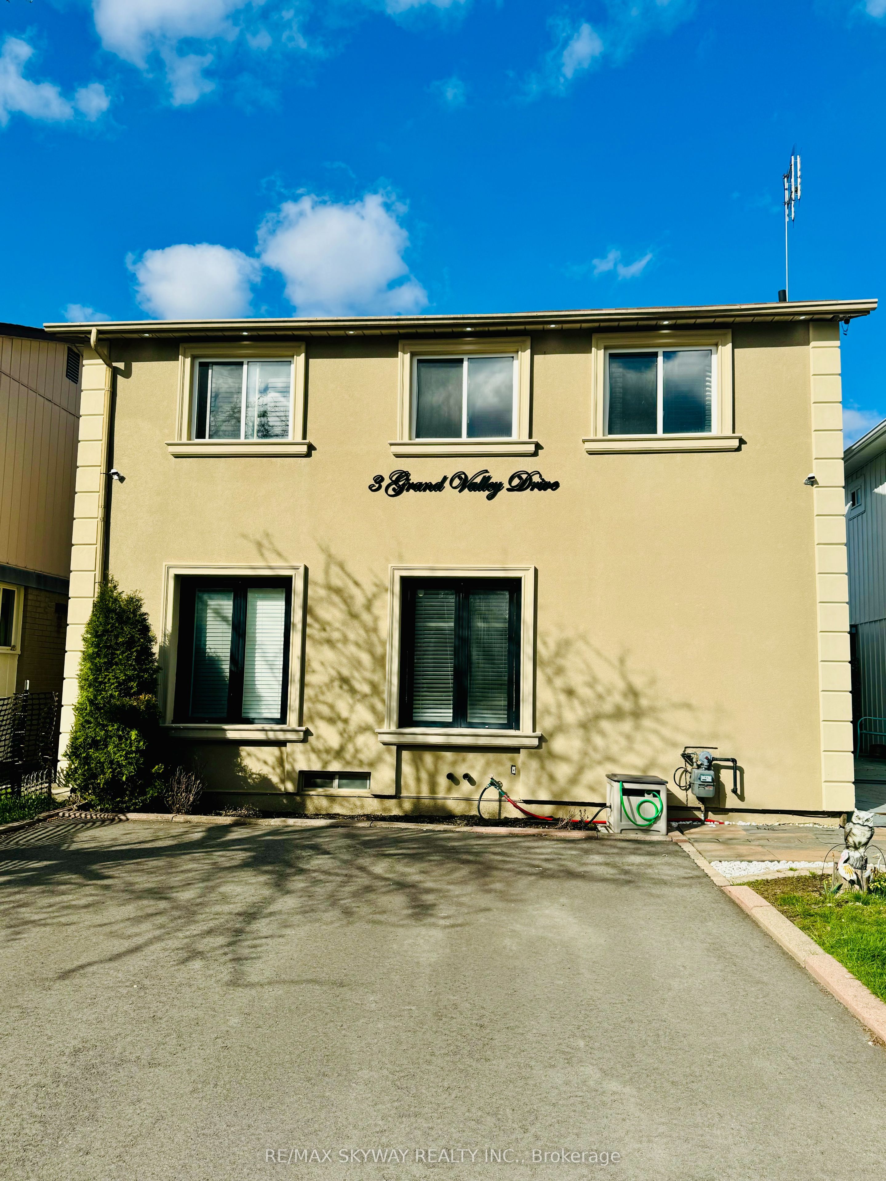 3 Grand Valley Drive
