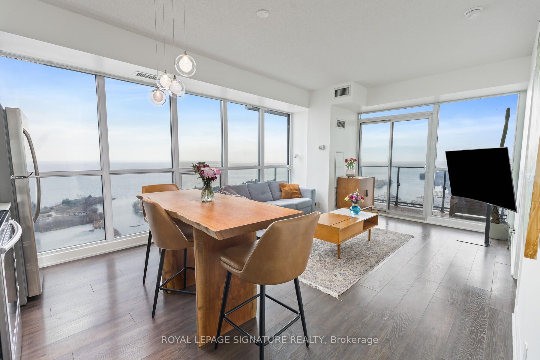 2200 Lake Shore Boulevard W 3601