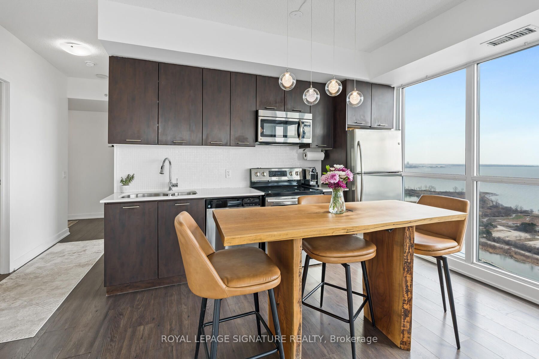 2200 Lake Shore Boulevard W 3601