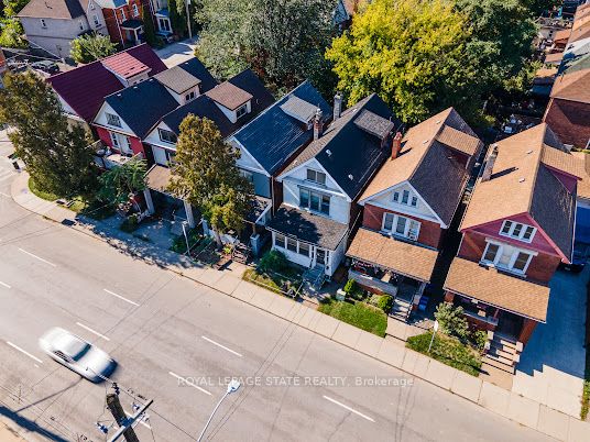 35 Sherman Avenue N