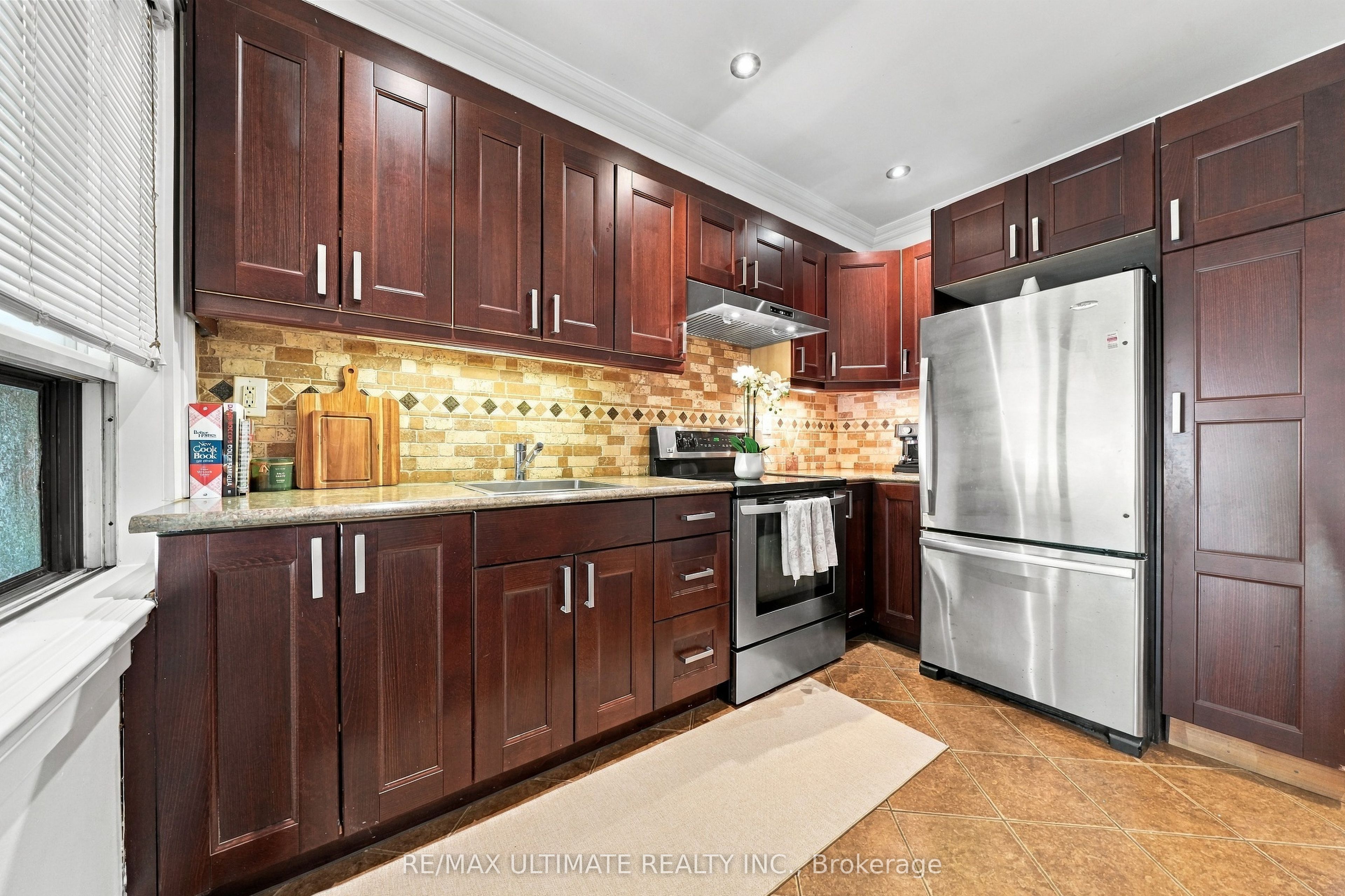 372 Blackthorn Avenue