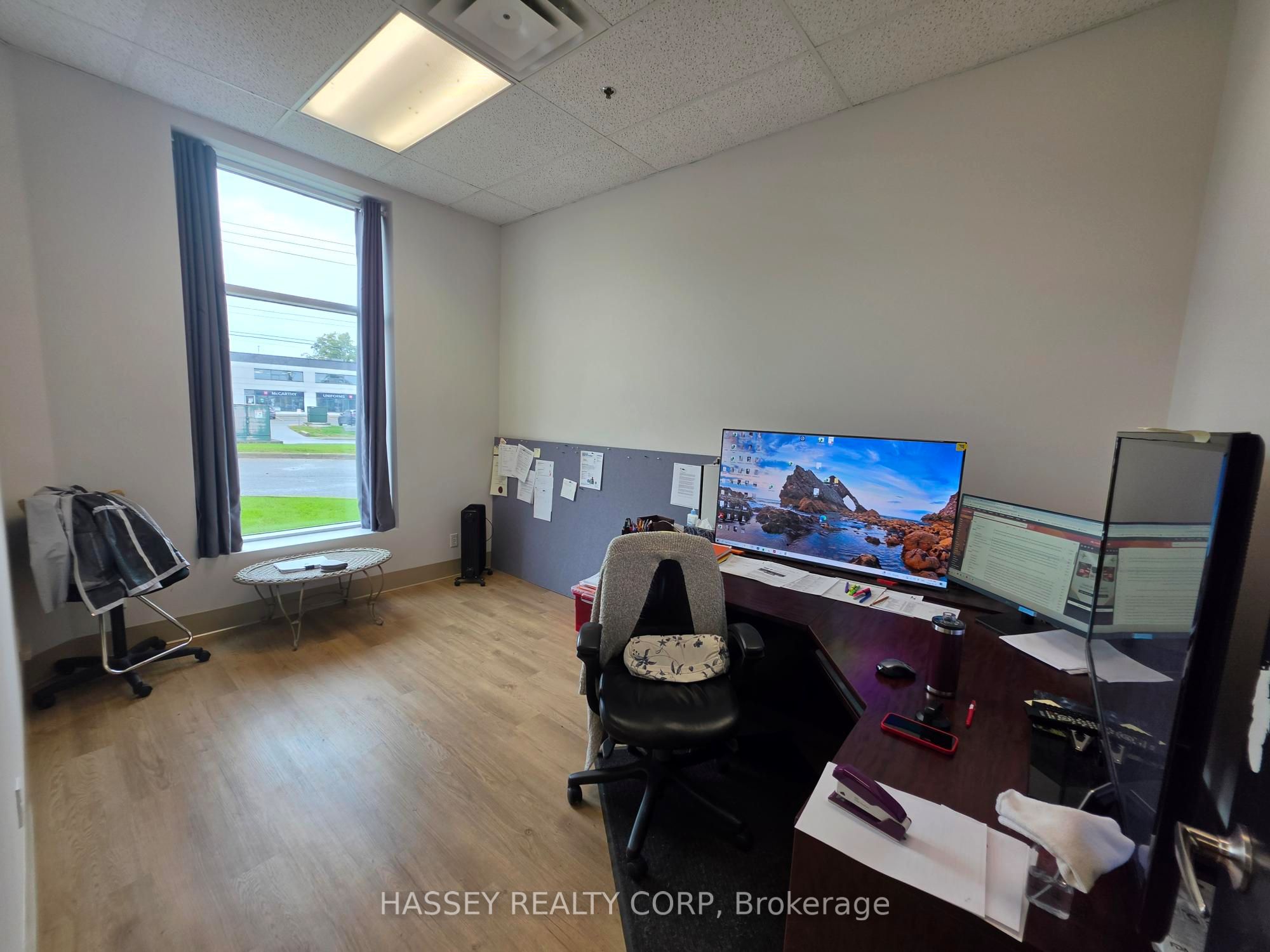 160 Saunders Road 1