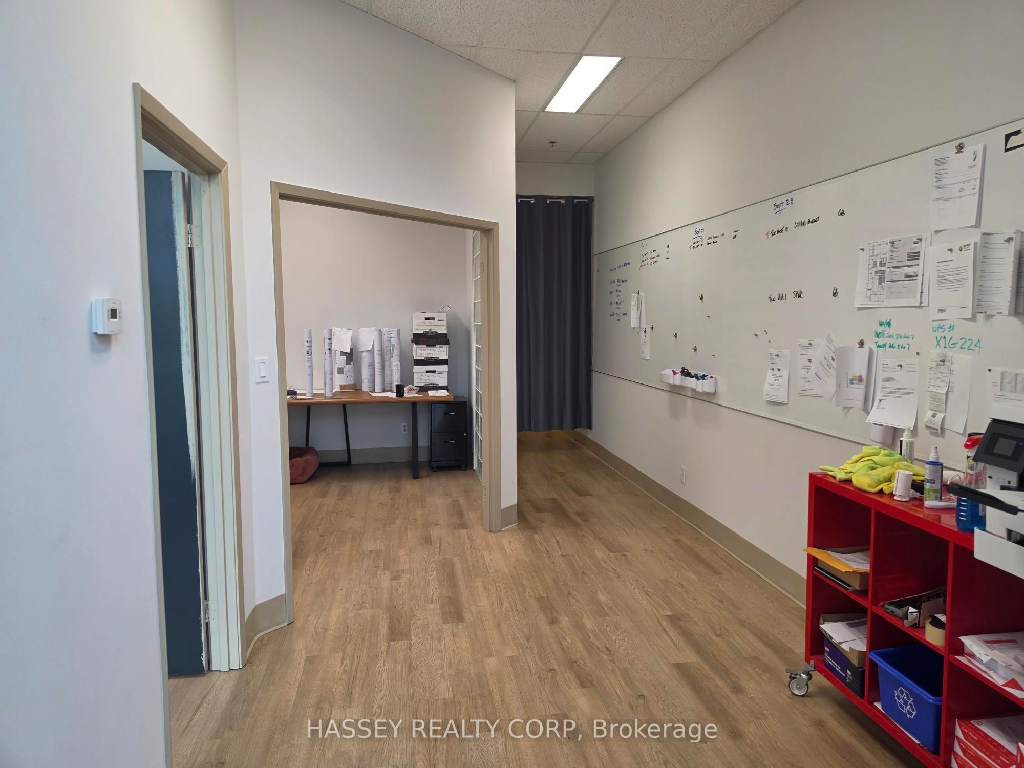160 Saunders Road 1