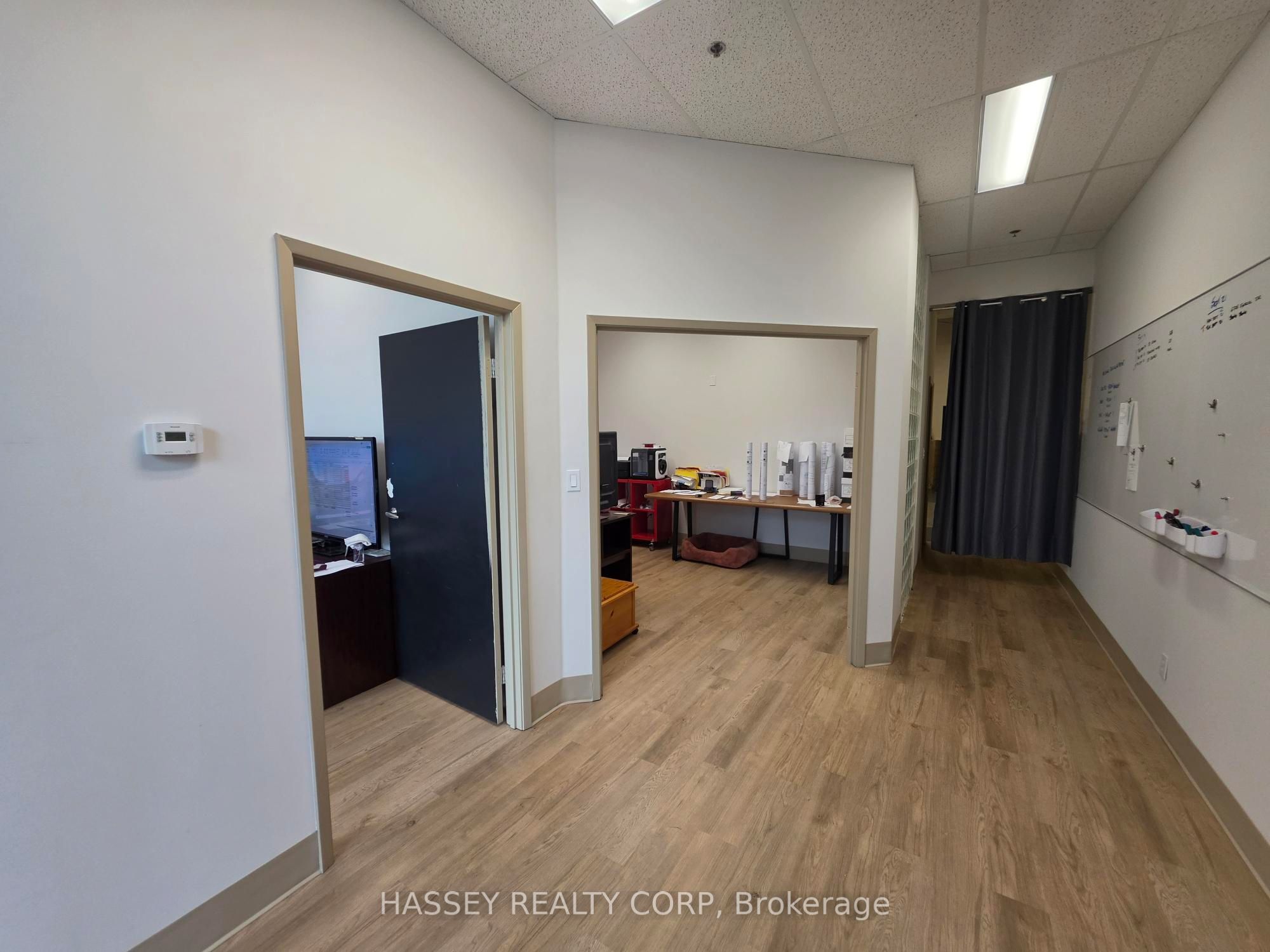 160 Saunders Road 1