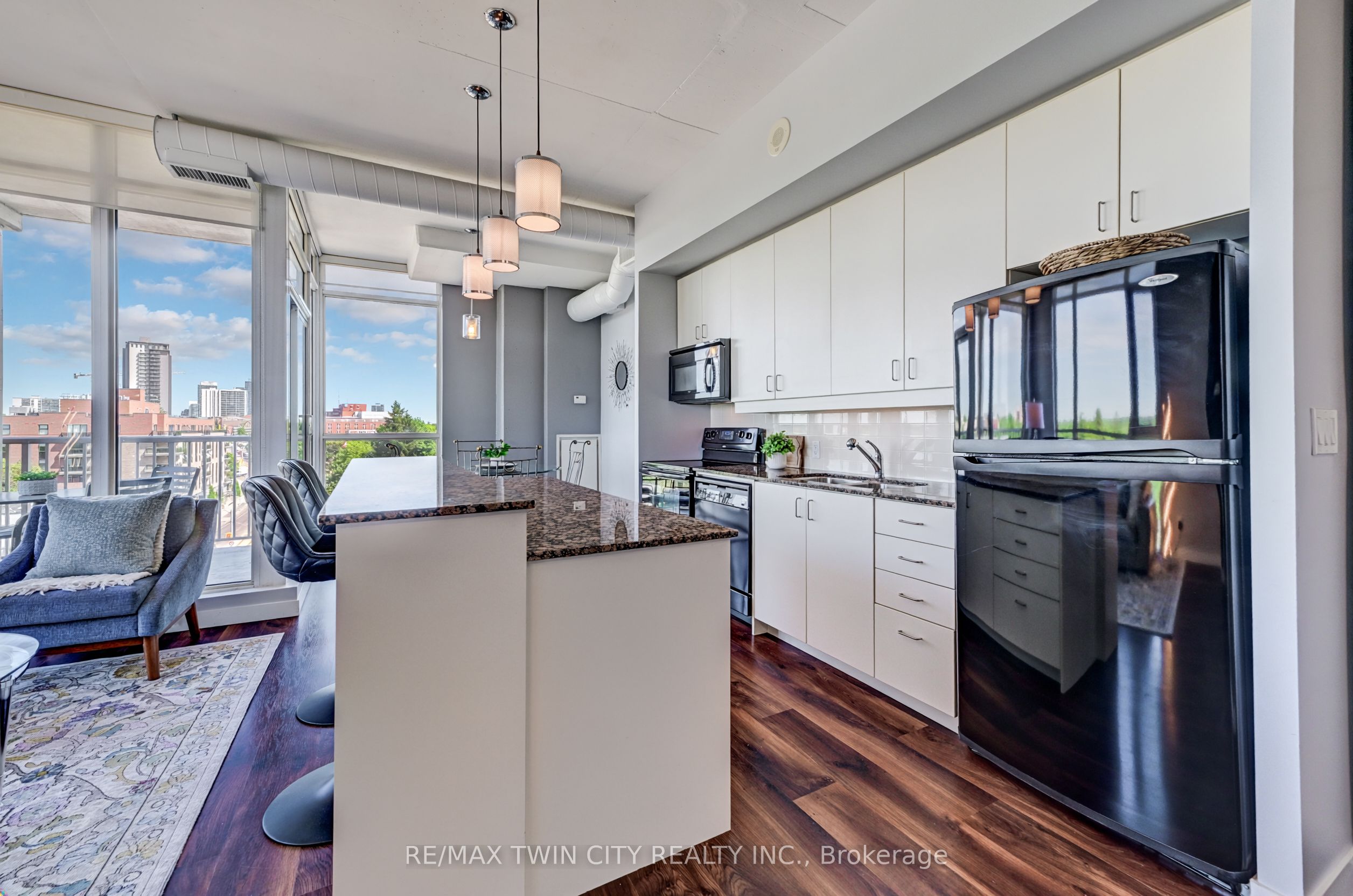 191 King Street S 706