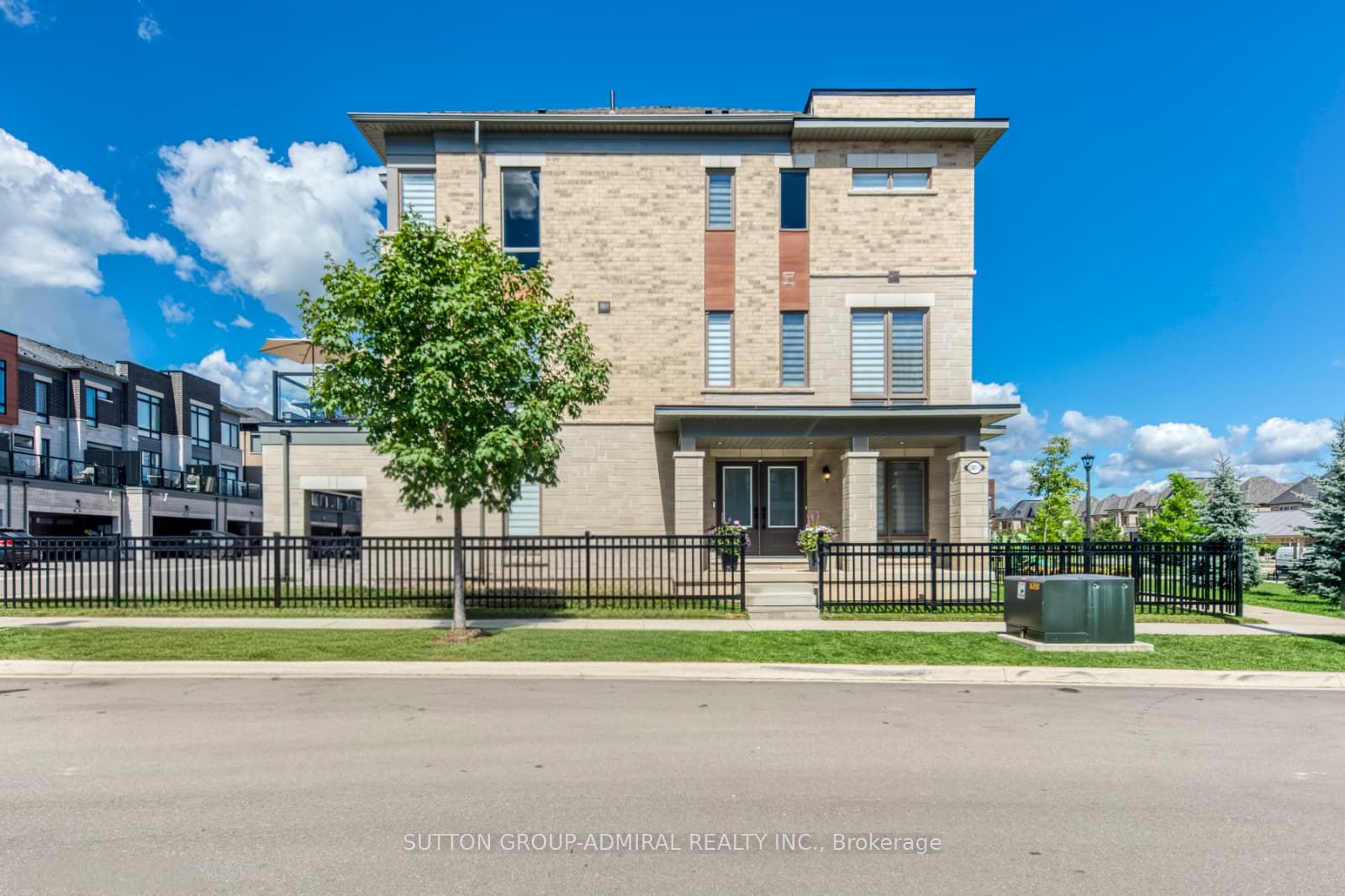 2481 Badger Crescent 1