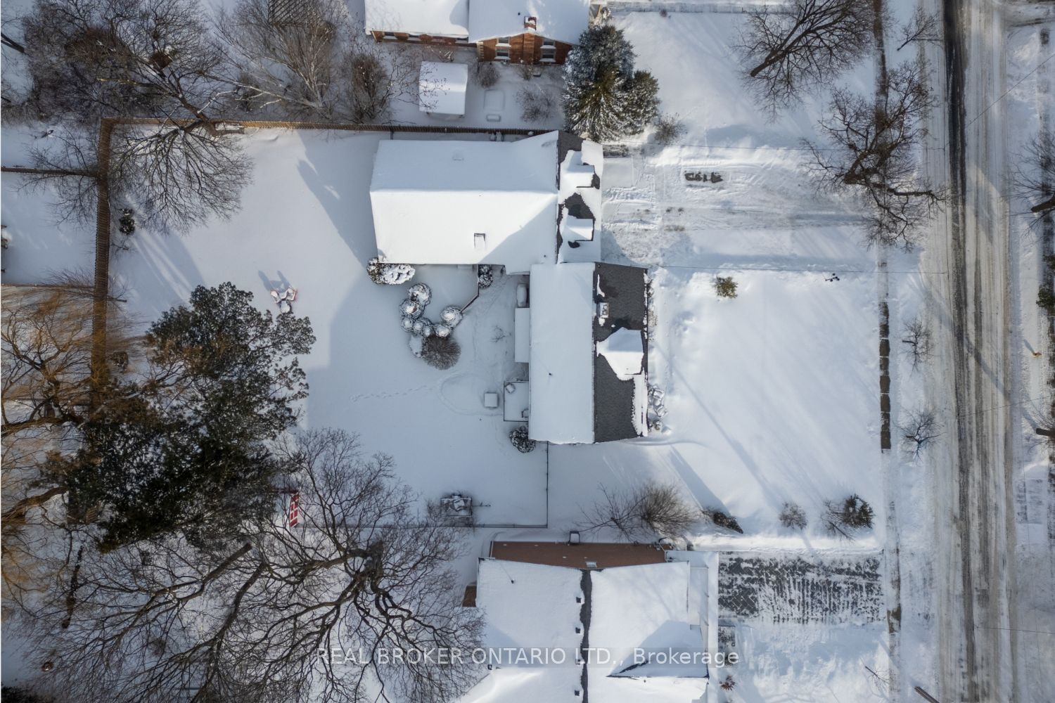 18 Concession Street W